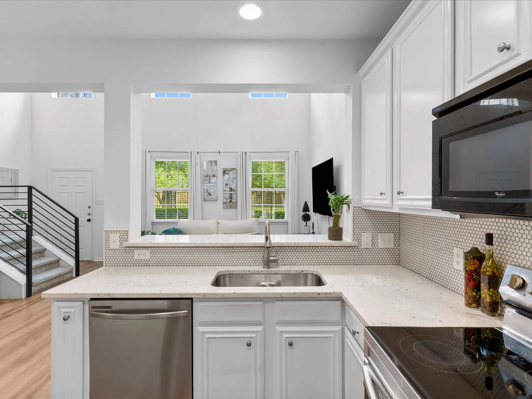 Light and Bright Kitchen