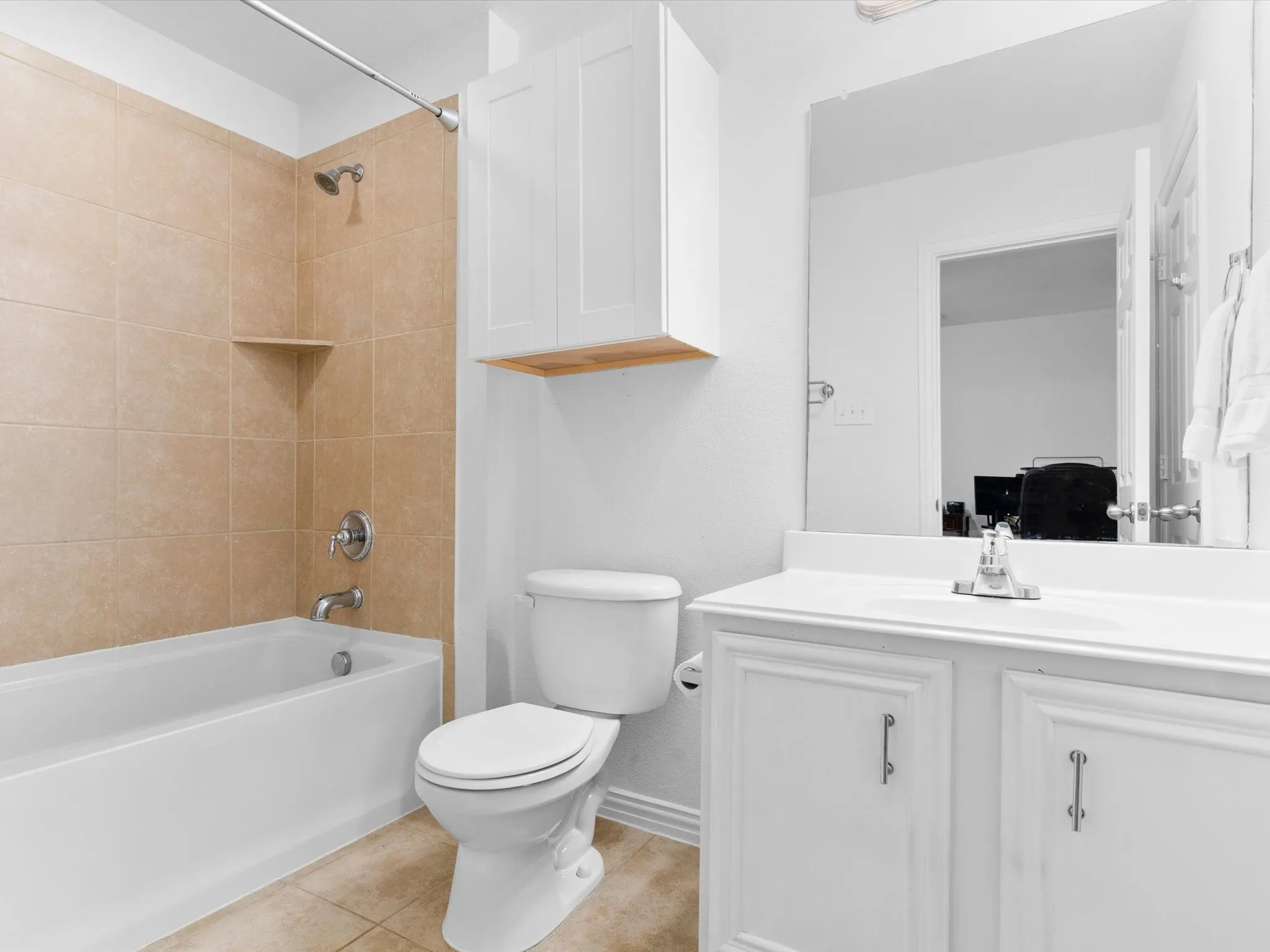 Townhouse For Sale in Tarrant County , 3106 Bedford Road, Bedford, Texas 76021, 2 Bedroom, 2 Bathroom, 2 Garage spaces, 1,216 Sqft, built in 2008, mls#21328980, Real Estate Agent in Bedford, Homes For Sale in Tarrant county, Homes For Sale in Bedford, Realtor in Bedford Texas, Real Estate Brokerage Independent Realty Texas, Luminita Cordes Realtor