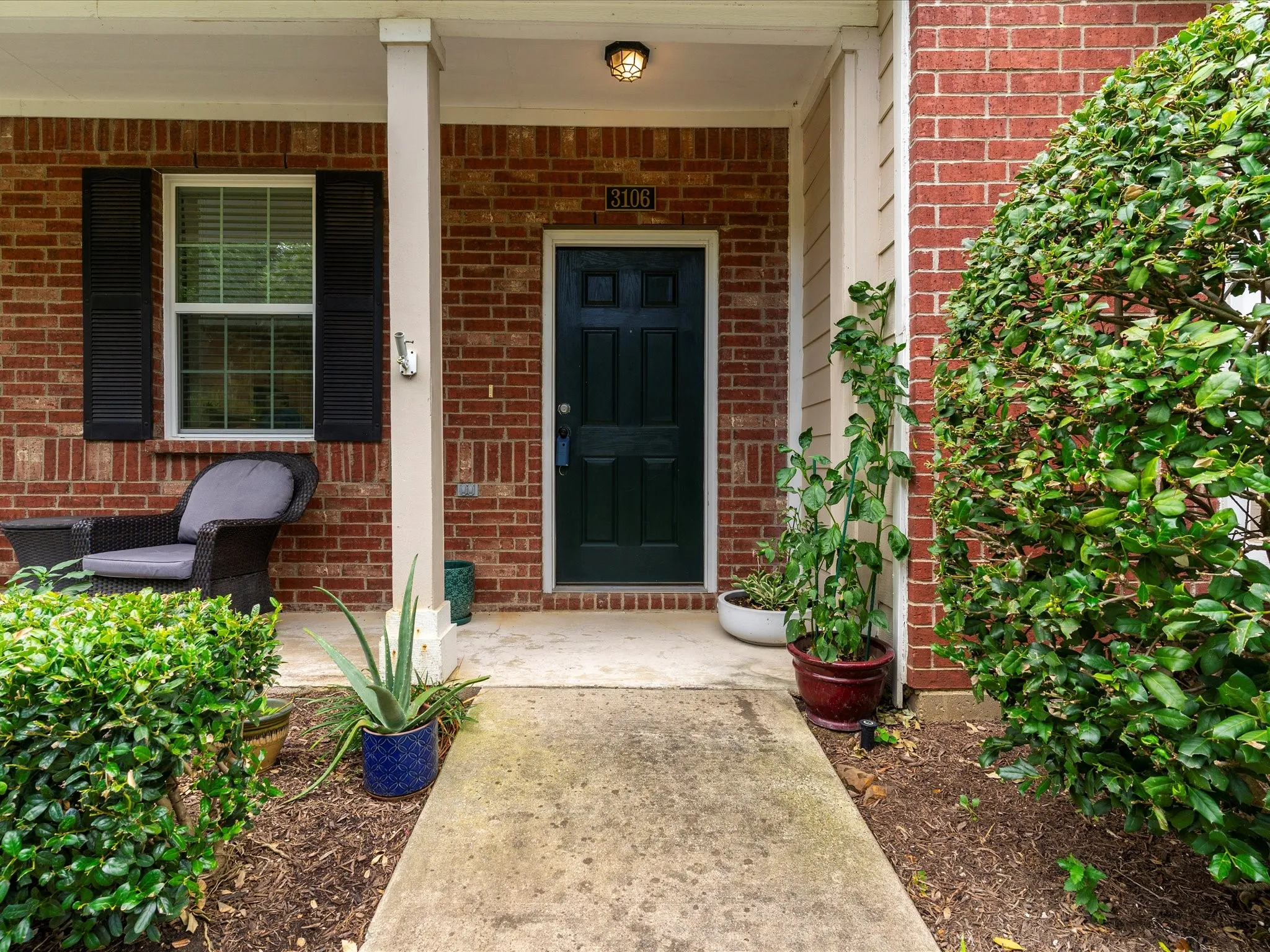 Townhouse For Sale in Tarrant County , 3106 Bedford Road, Bedford, Texas 76021, 2 Bedroom, 2 Bathroom, 2 Garage spaces, 1,216 Sqft, built in 2008, mls#21328980, Real Estate Agent in Bedford, Homes For Sale in Tarrant county, Homes For Sale in Bedford, Realtor in Bedford Texas, Real Estate Brokerage Independent Realty Texas, Luminita Cordes Realtor