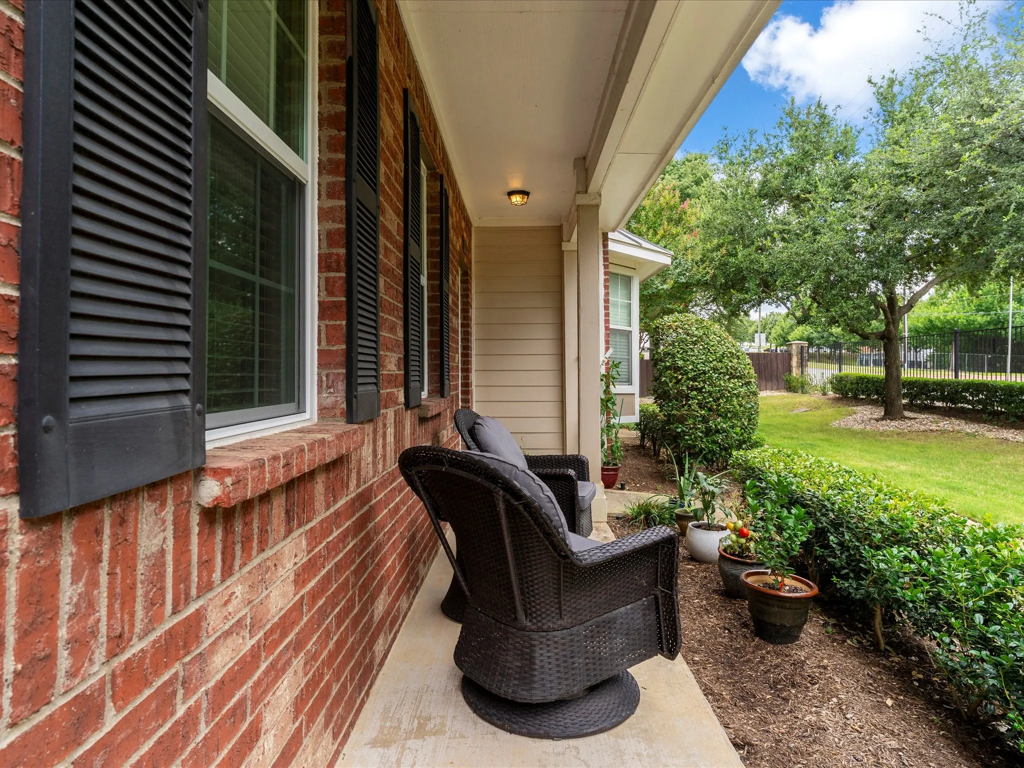 Townhouse For Sale in Tarrant County , 3106 Bedford Road, Bedford, Texas 76021, 2 Bedroom, 2 Bathroom, 2 Garage spaces, 1,216 Sqft, built in 2008, mls#21328980, Real Estate Agent in Bedford, Homes For Sale in Tarrant county, Homes For Sale in Bedford, Realtor in Bedford Texas, Real Estate Brokerage Independent Realty Texas, Luminita Cordes Realtor