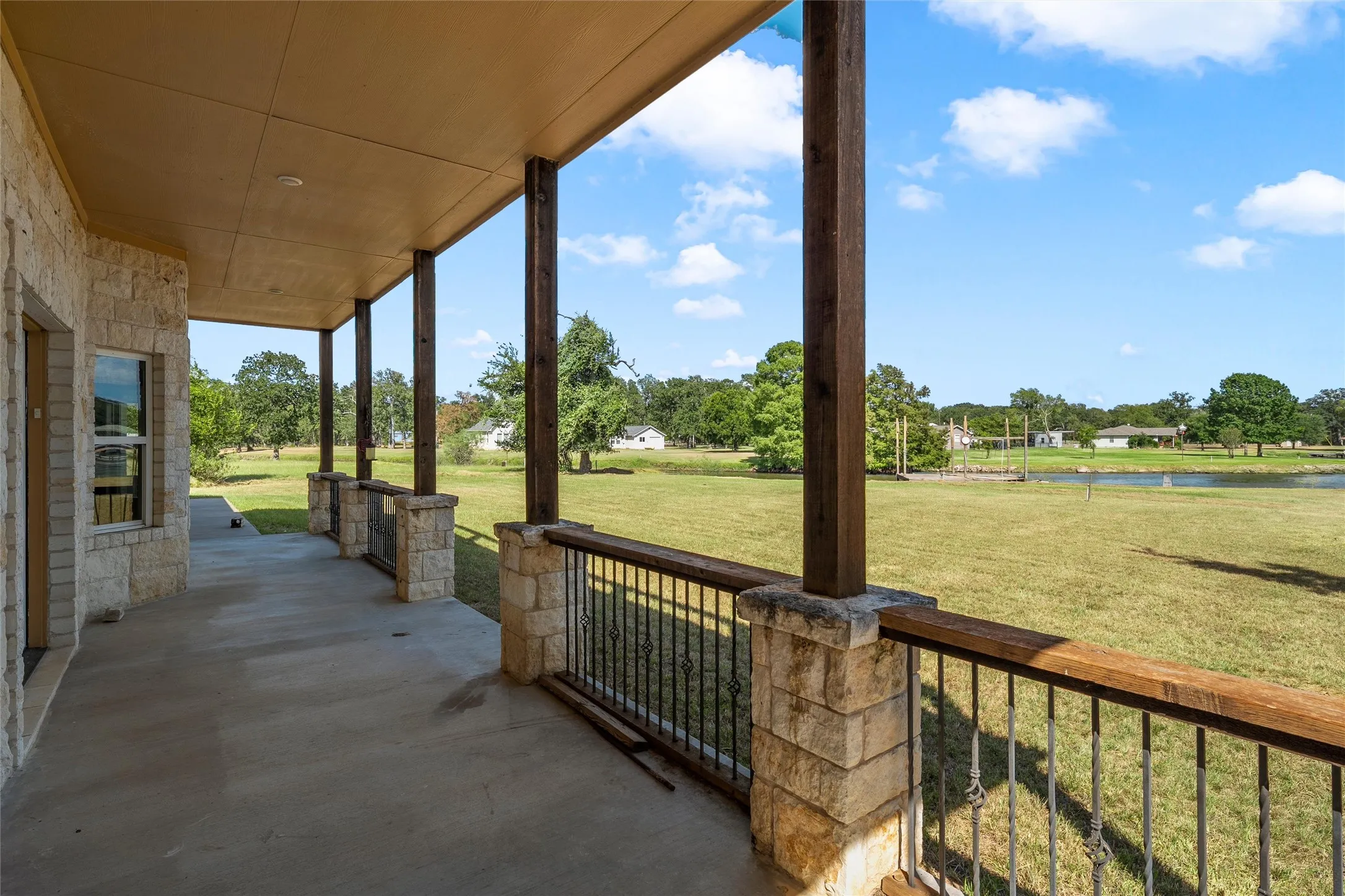 Single Family Residence For Sale in Limestone County , 134 Lcr 796, Groesbeck, Texas 76642, 5 Bedroom, 4 Bathroom, 2 Garage spaces, 3,576 Sqft, built in 2015, mls#21328909, Real Estate Agent in Groesbeck, Homes For Sale in Limestone county, Homes For Sale in Groesbeck, Realtor in Groesbeck Texas, Real Estate Brokerage Independent Realty Texas, Luminita Cordes Realtor