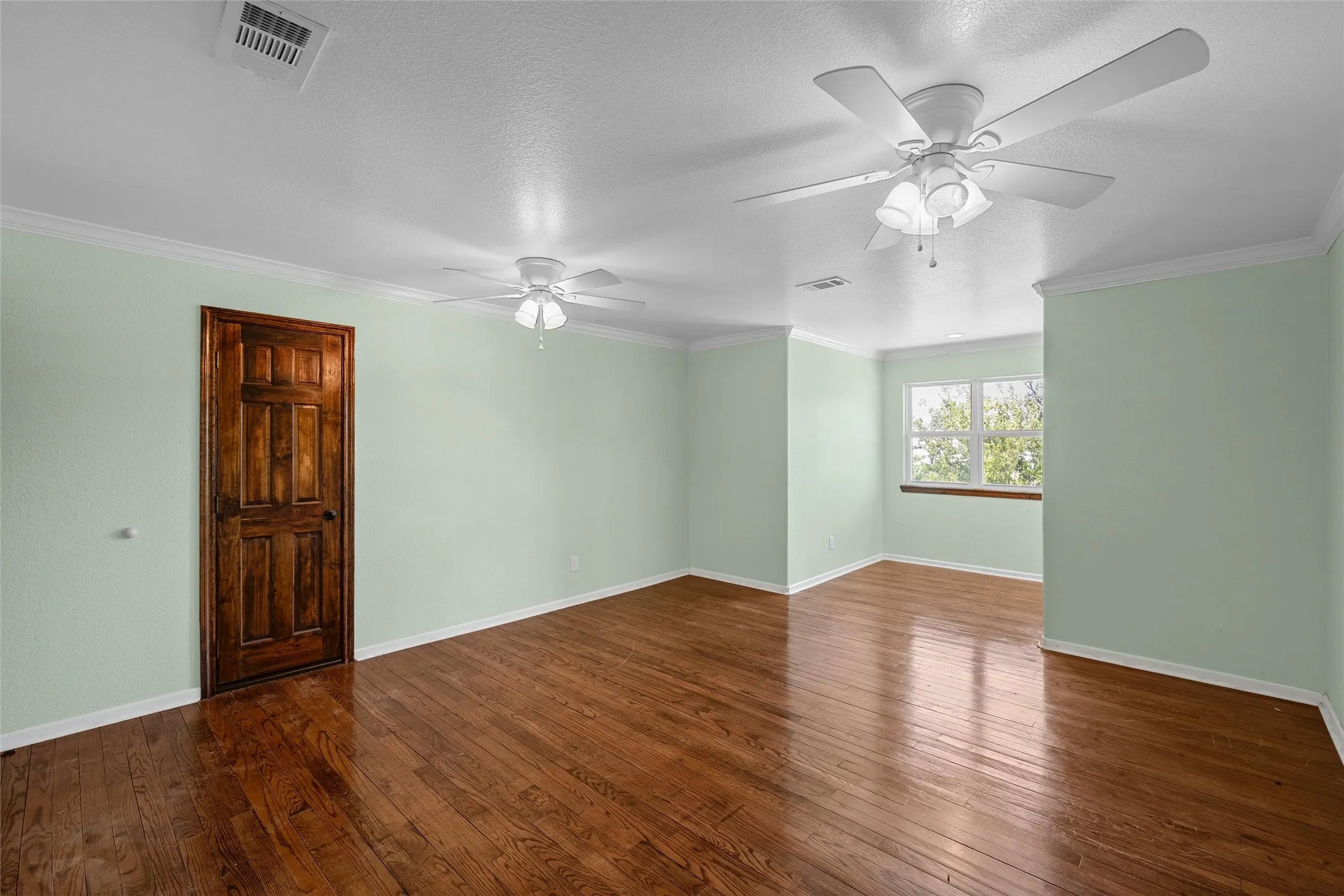 Single Family Residence For Sale in Limestone County , 134 Lcr 796, Groesbeck, Texas 76642, 5 Bedroom, 4 Bathroom, 2 Garage spaces, 3,576 Sqft, built in 2015, mls#21328909, Real Estate Agent in Groesbeck, Homes For Sale in Limestone county, Homes For Sale in Groesbeck, Realtor in Groesbeck Texas, Real Estate Brokerage Independent Realty Texas, Luminita Cordes Realtor