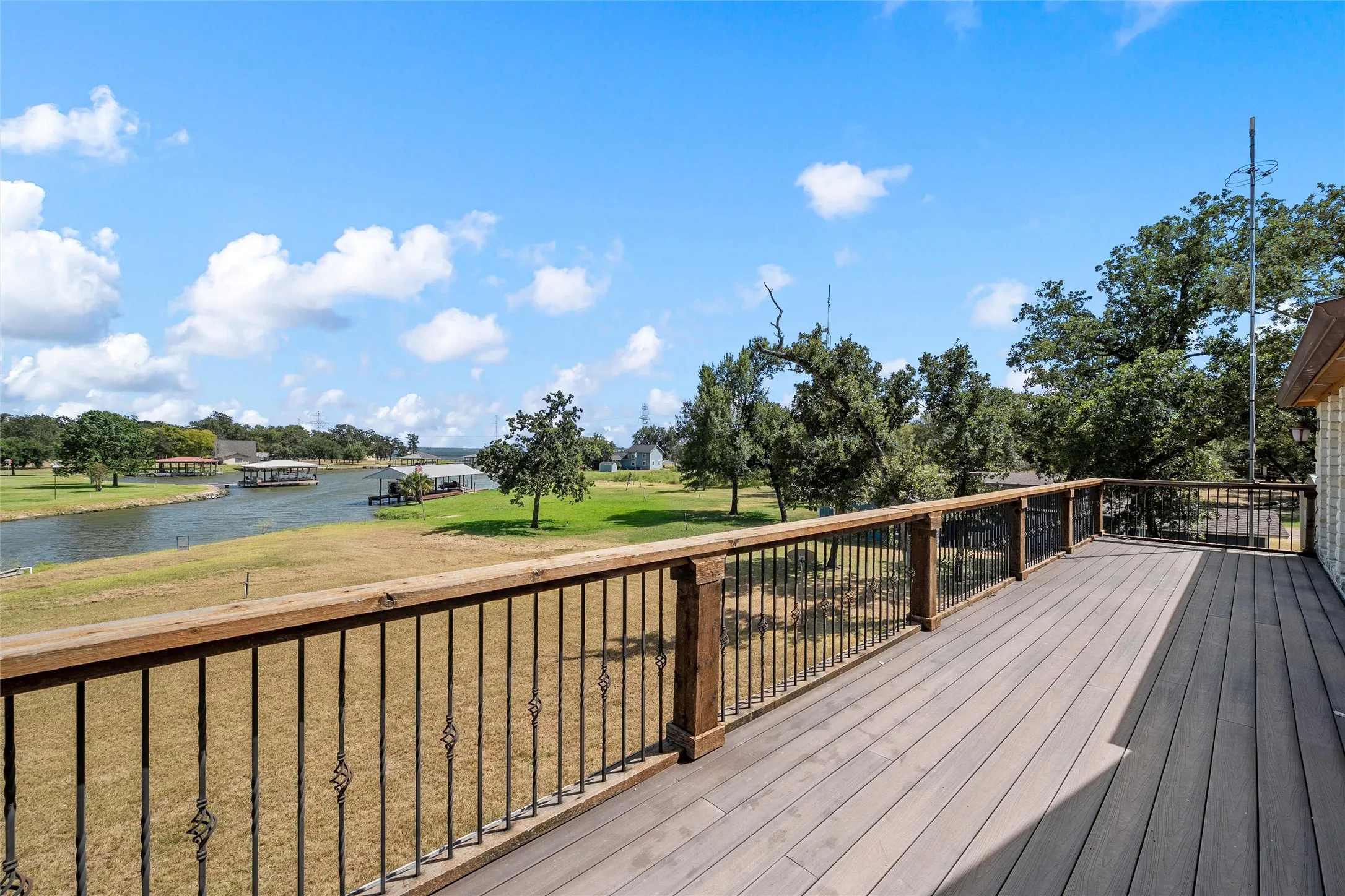 Single Family Residence For Sale in Limestone County , 134 Lcr 796, Groesbeck, Texas 76642, 5 Bedroom, 4 Bathroom, 2 Garage spaces, 3,576 Sqft, built in 2015, mls#21328909, Real Estate Agent in Groesbeck, Homes For Sale in Limestone county, Homes For Sale in Groesbeck, Realtor in Groesbeck Texas, Real Estate Brokerage Independent Realty Texas, Luminita Cordes Realtor