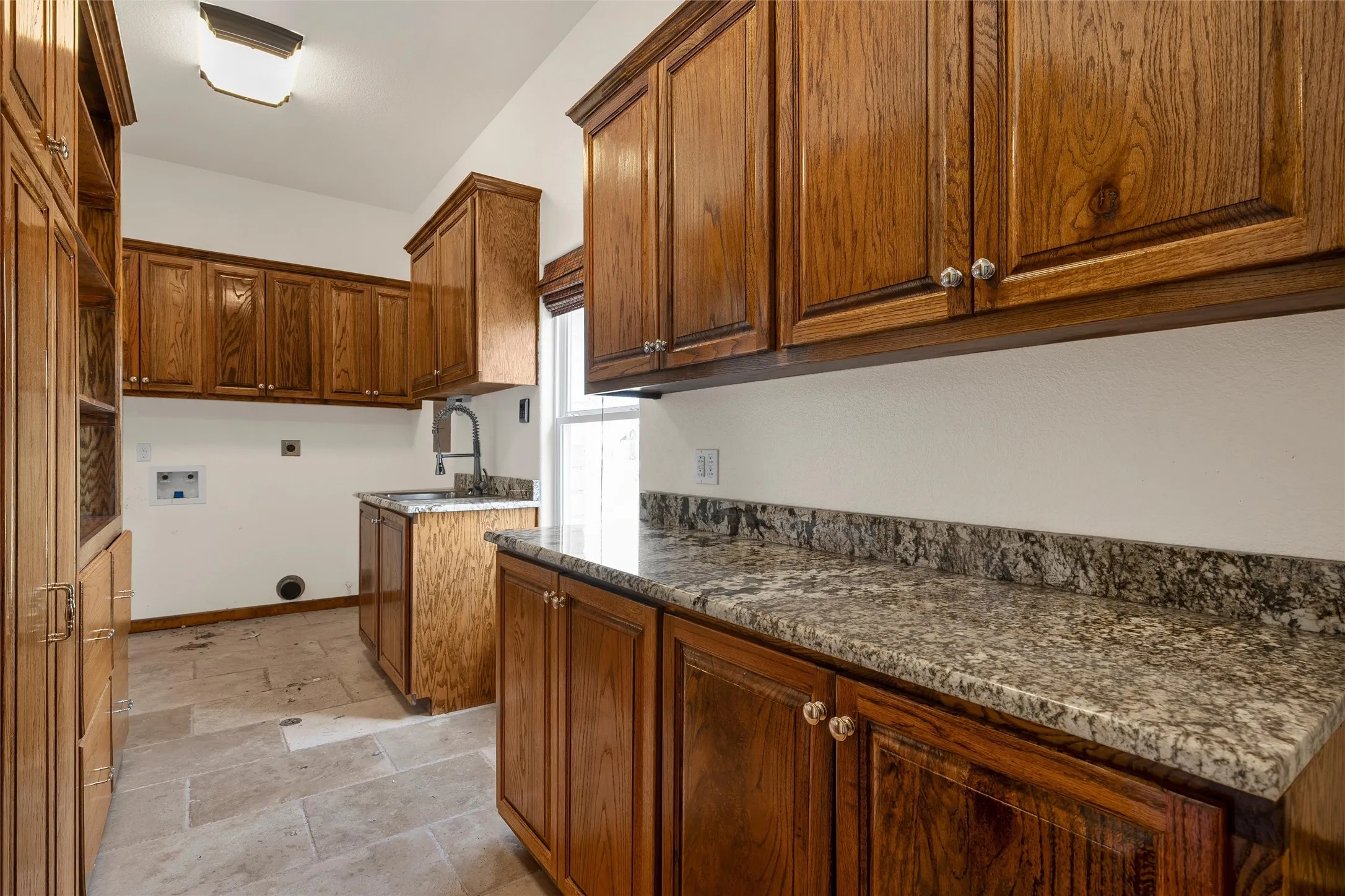Single Family Residence For Sale in Limestone County , 134 Lcr 796, Groesbeck, Texas 76642, 5 Bedroom, 4 Bathroom, 2 Garage spaces, 3,576 Sqft, built in 2015, mls#21328909, Real Estate Agent in Groesbeck, Homes For Sale in Limestone county, Homes For Sale in Groesbeck, Realtor in Groesbeck Texas, Real Estate Brokerage Independent Realty Texas, Luminita Cordes Realtor