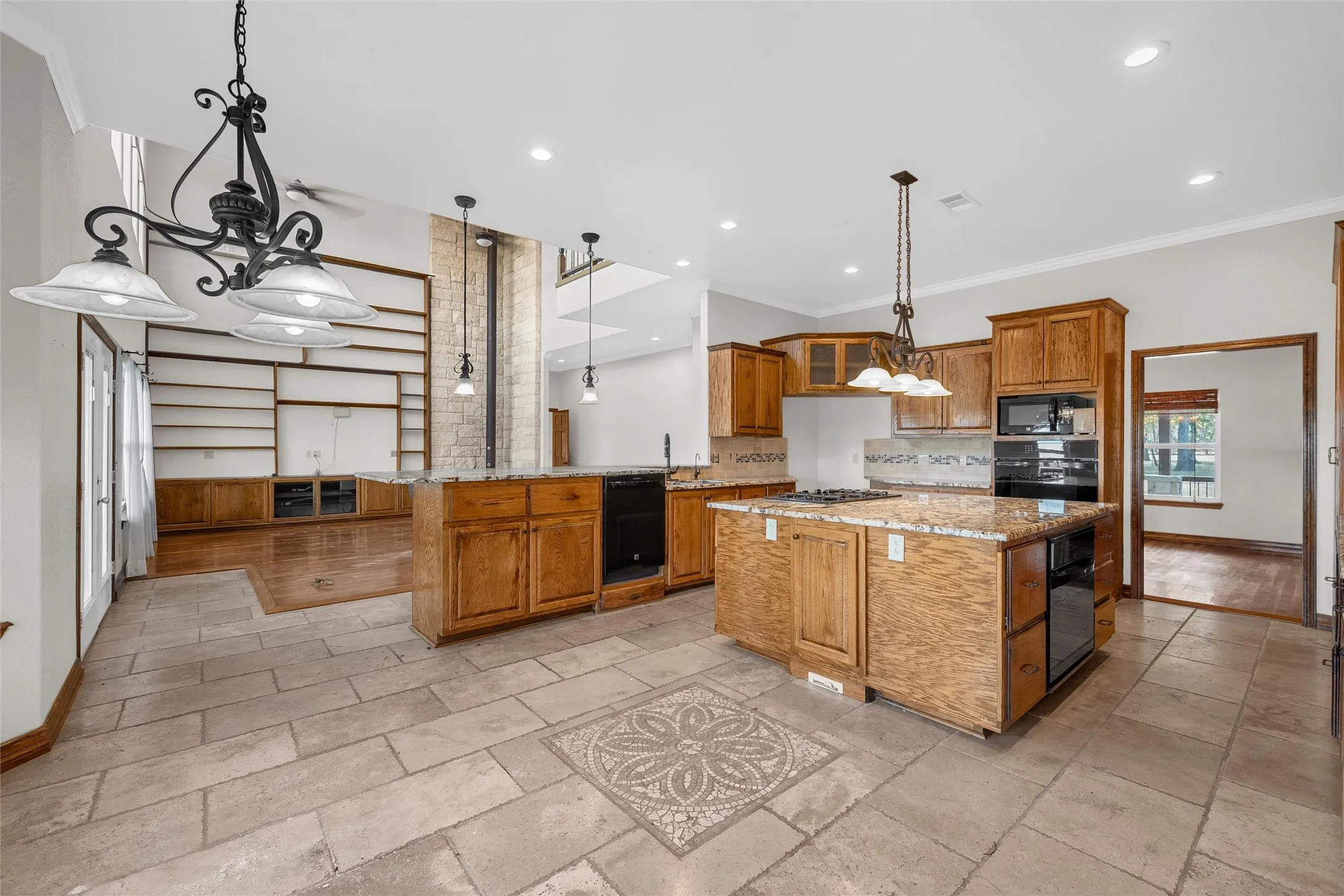 Single Family Residence For Sale in Limestone County , 134 Lcr 796, Groesbeck, Texas 76642, 5 Bedroom, 4 Bathroom, 2 Garage spaces, 3,576 Sqft, built in 2015, mls#21328909, Real Estate Agent in Groesbeck, Homes For Sale in Limestone county, Homes For Sale in Groesbeck, Realtor in Groesbeck Texas, Real Estate Brokerage Independent Realty Texas, Luminita Cordes Realtor