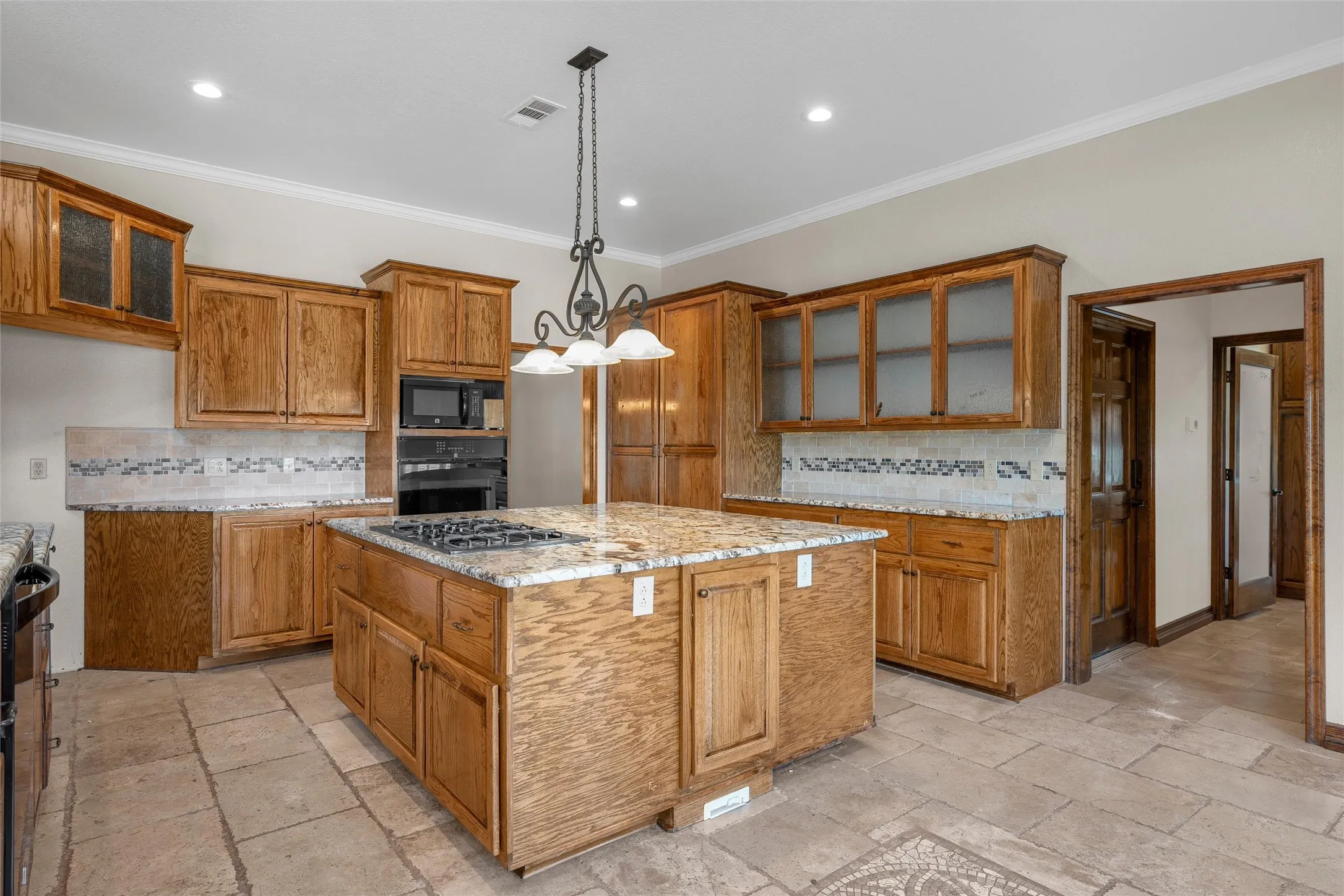 Single Family Residence For Sale in Limestone County , 134 Lcr 796, Groesbeck, Texas 76642, 5 Bedroom, 4 Bathroom, 2 Garage spaces, 3,576 Sqft, built in 2015, mls#21328909, Real Estate Agent in Groesbeck, Homes For Sale in Limestone county, Homes For Sale in Groesbeck, Realtor in Groesbeck Texas, Real Estate Brokerage Independent Realty Texas, Luminita Cordes Realtor