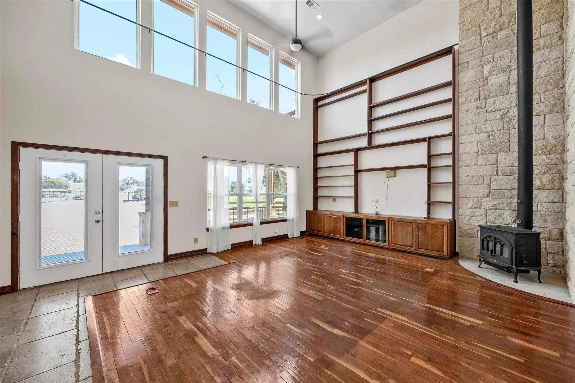 Single Family Residence For Sale in Limestone County , 134 Lcr 796, Groesbeck, Texas 76642, 5 Bedroom, 4 Bathroom, 2 Garage spaces, 3,576 Sqft, built in 2015, mls#21328909, Real Estate Agent in Groesbeck, Homes For Sale in Limestone county, Homes For Sale in Groesbeck, Realtor in Groesbeck Texas, Real Estate Brokerage Independent Realty Texas, Luminita Cordes Realtor