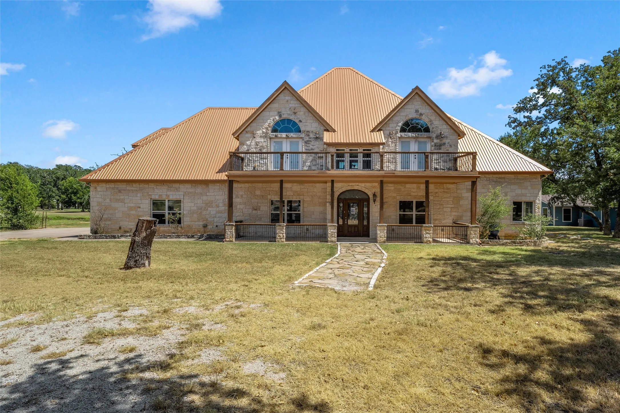 Single Family Residence For Sale in Limestone County , 134 Lcr 796, Groesbeck, Texas 76642, 5 Bedroom, 4 Bathroom, 2 Garage spaces, 3,576 Sqft, built in 2015, mls#21328909, Real Estate Agent in Groesbeck, Homes For Sale in Limestone county, Homes For Sale in Groesbeck, Realtor in Groesbeck Texas, Real Estate Brokerage Independent Realty Texas, Luminita Cordes Realtor