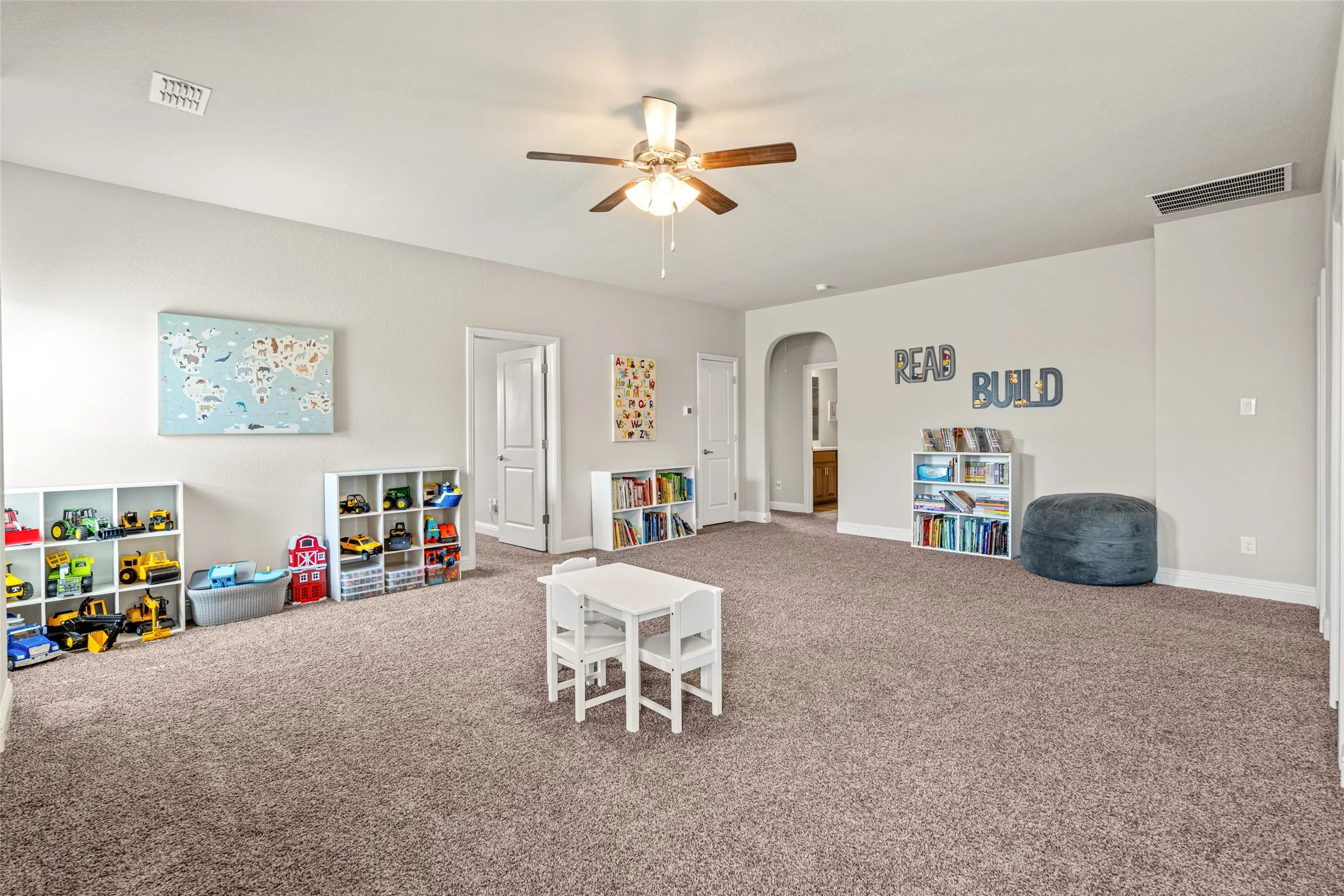 Single Family Residence For Sale in Parker County , 14856 Gladstone Drive, Aledo, Texas 76008, 4 Bedroom, 4 Bathroom, 2 Garage spaces, 3,046 Sqft, built in 2020, mls#21327323, Real Estate Agent in Aledo, Homes For Sale in Parker county, Homes For Sale in Aledo, Realtor in Aledo Texas, Real Estate Brokerage Independent Realty Texas, Luminita Cordes Realtor