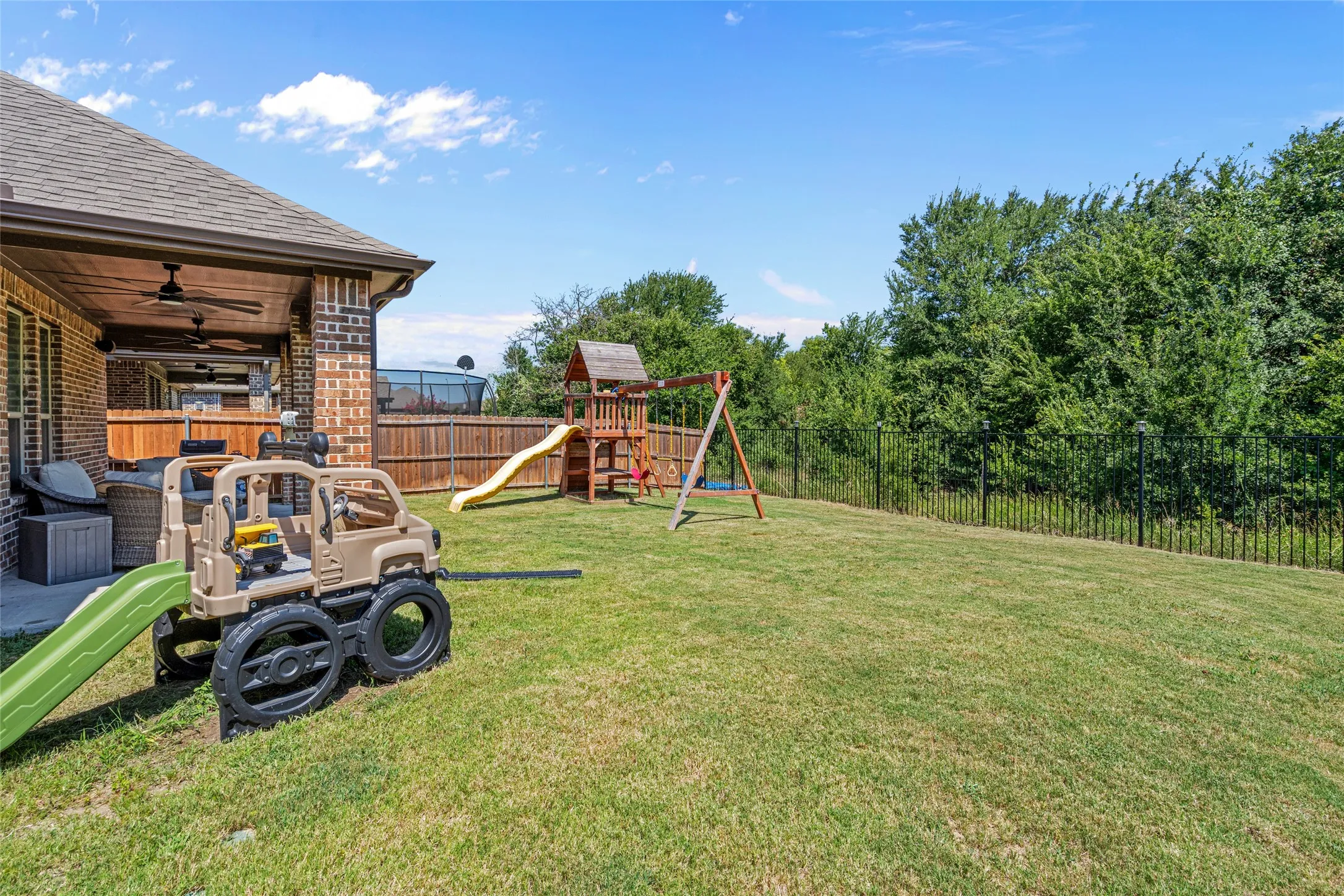 Single Family Residence For Sale in Parker County , 14856 Gladstone Drive, Aledo, Texas 76008, 4 Bedroom, 4 Bathroom, 2 Garage spaces, 3,046 Sqft, built in 2020, mls#21327323, Real Estate Agent in Aledo, Homes For Sale in Parker county, Homes For Sale in Aledo, Realtor in Aledo Texas, Real Estate Brokerage Independent Realty Texas, Luminita Cordes Realtor