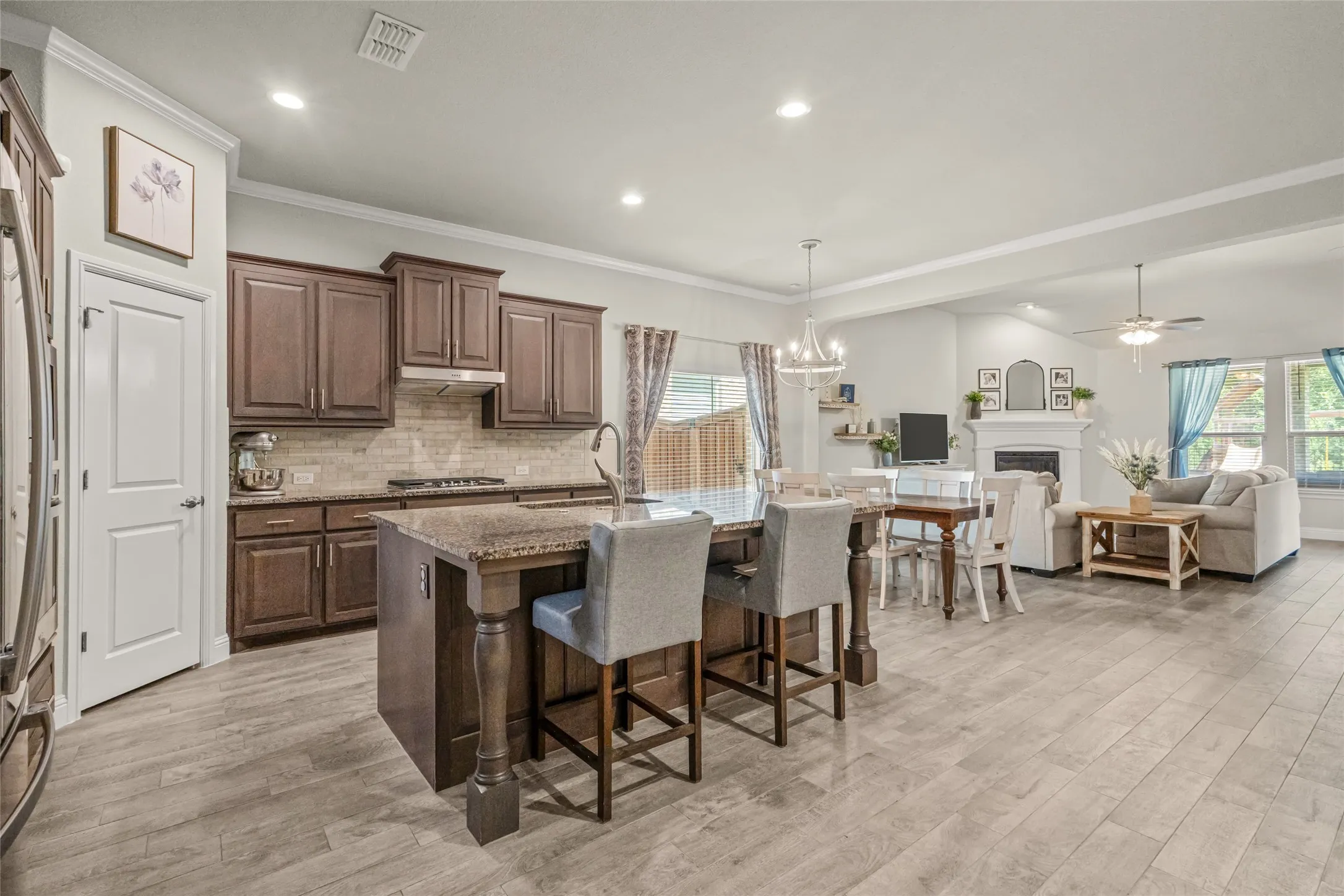 Single Family Residence For Sale in Parker County , 14856 Gladstone Drive, Aledo, Texas 76008, 4 Bedroom, 4 Bathroom, 2 Garage spaces, 3,046 Sqft, built in 2020, mls#21327323, Real Estate Agent in Aledo, Homes For Sale in Parker county, Homes For Sale in Aledo, Realtor in Aledo Texas, Real Estate Brokerage Independent Realty Texas, Luminita Cordes Realtor