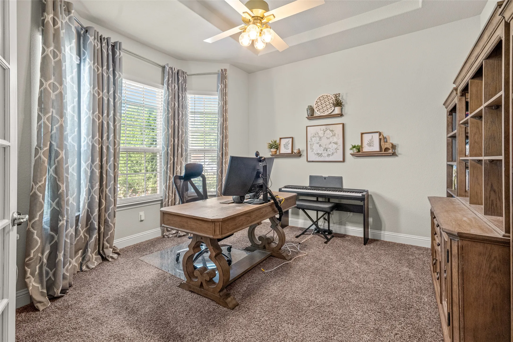 Single Family Residence For Sale in Parker County , 14856 Gladstone Drive, Aledo, Texas 76008, 4 Bedroom, 4 Bathroom, 2 Garage spaces, 3,046 Sqft, built in 2020, mls#21327323, Real Estate Agent in Aledo, Homes For Sale in Parker county, Homes For Sale in Aledo, Realtor in Aledo Texas, Real Estate Brokerage Independent Realty Texas, Luminita Cordes Realtor