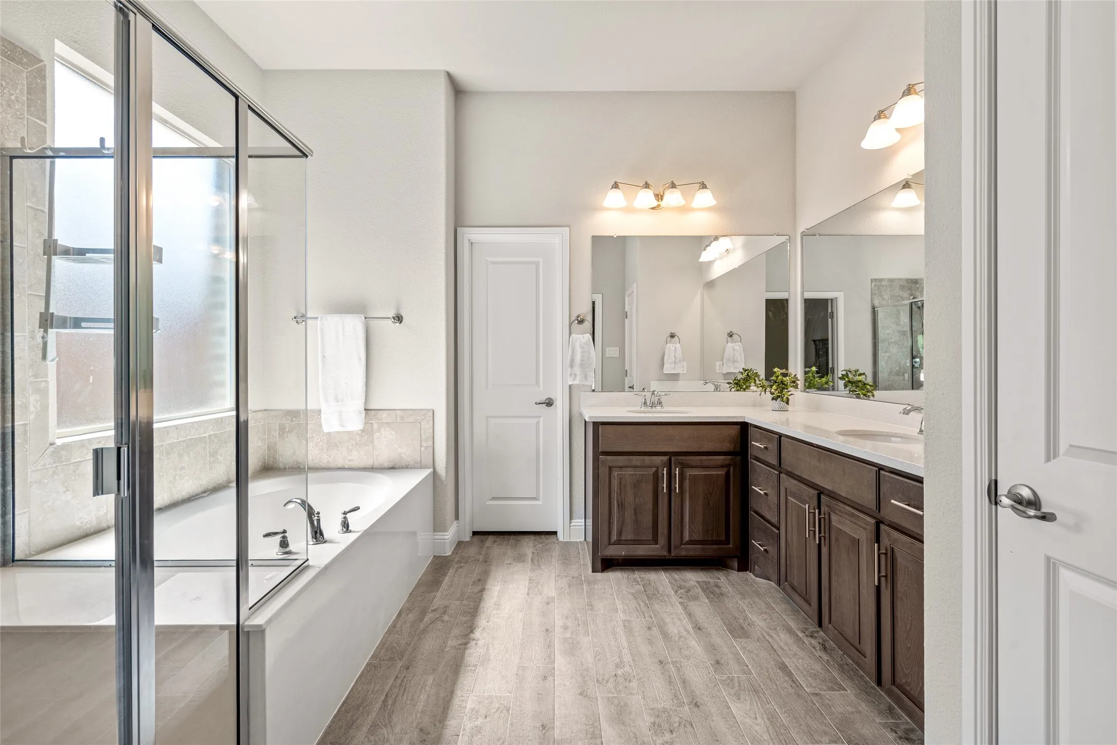 Single Family Residence For Sale in Parker County , 14856 Gladstone Drive, Aledo, Texas 76008, 4 Bedroom, 4 Bathroom, 2 Garage spaces, 3,046 Sqft, built in 2020, mls#21327323, Real Estate Agent in Aledo, Homes For Sale in Parker county, Homes For Sale in Aledo, Realtor in Aledo Texas, Real Estate Brokerage Independent Realty Texas, Luminita Cordes Realtor