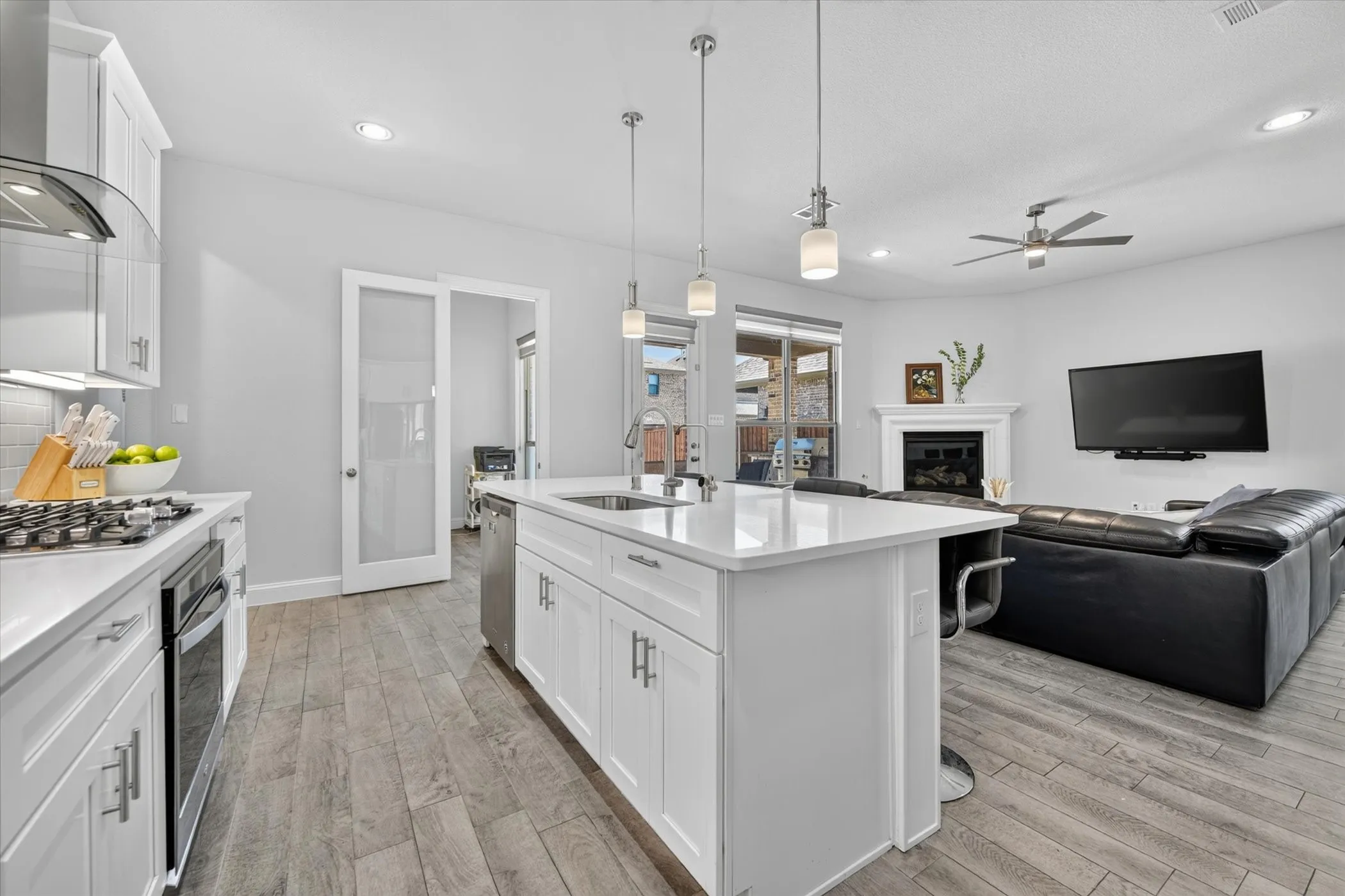 Single Family Residence For Sale in Dallas County , 12728 Royal Oaks Lane, Farmers Branch, Texas 75234, 4 Bedroom, 4 Bathroom, 2 Garage spaces, 3,558 Sqft, built in 2020, mls#21328239, Real Estate Agent in Farmers Branch, Homes For Sale in Dallas county, Homes For Sale in Farmers Branch, Realtor in Farmers Branch Texas, Real Estate Brokerage Independent Realty Texas, Luminita Cordes Realtor