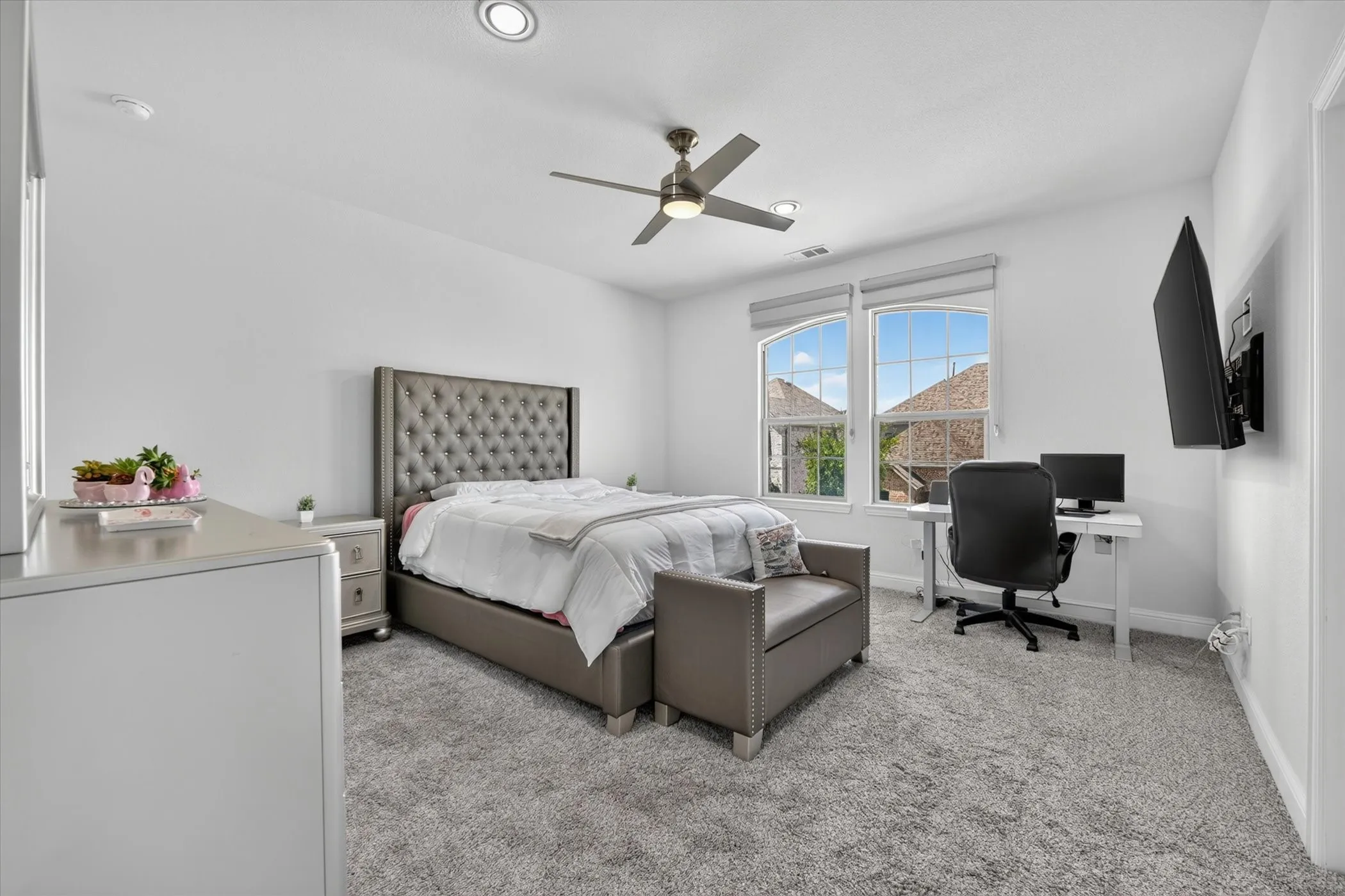 Single Family Residence For Sale in Dallas County , 12728 Royal Oaks Lane, Farmers Branch, Texas 75234, 4 Bedroom, 4 Bathroom, 2 Garage spaces, 3,558 Sqft, built in 2020, mls#21328239, Real Estate Agent in Farmers Branch, Homes For Sale in Dallas county, Homes For Sale in Farmers Branch, Realtor in Farmers Branch Texas, Real Estate Brokerage Independent Realty Texas, Luminita Cordes Realtor