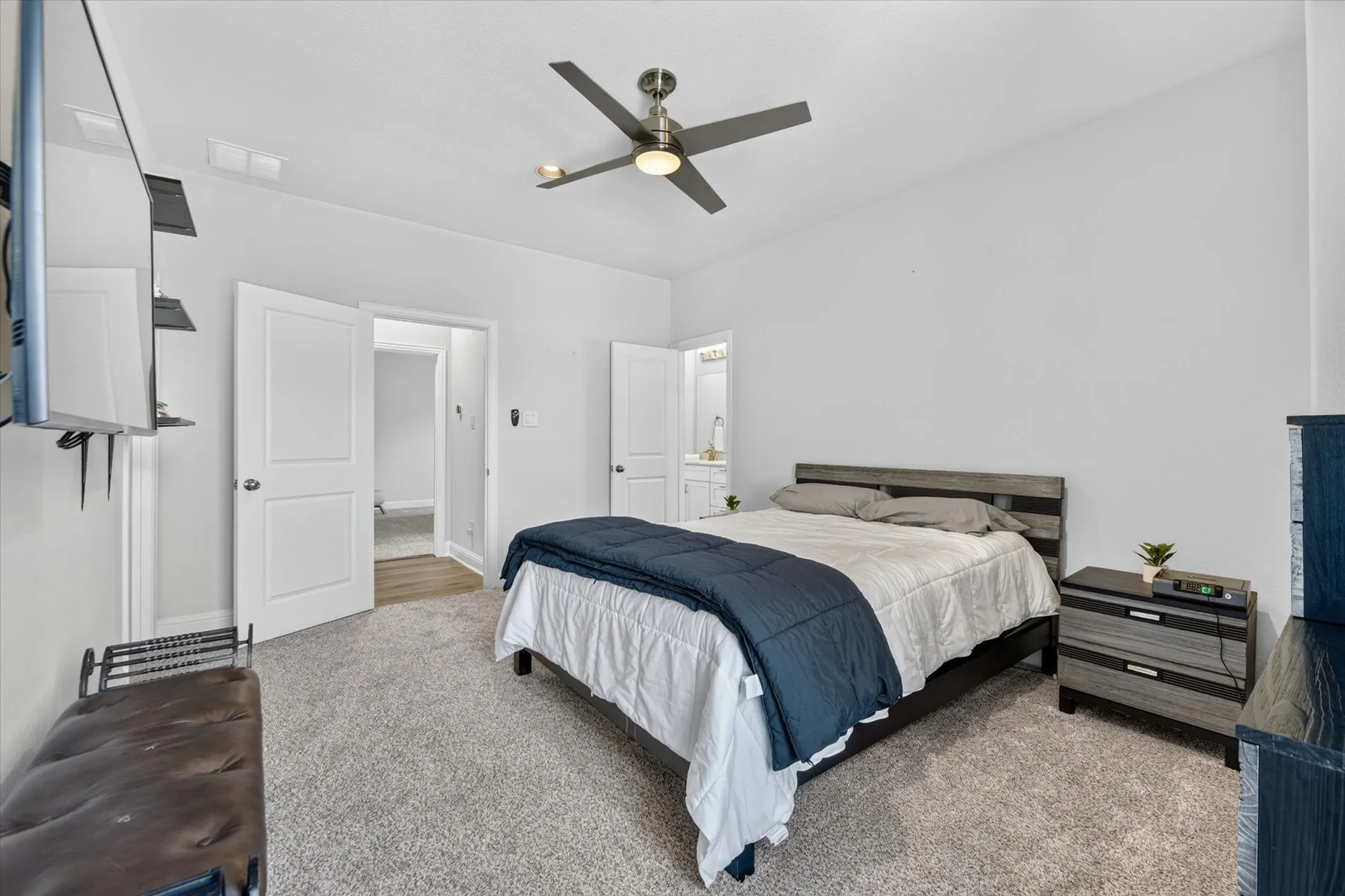 Single Family Residence For Sale in Dallas County , 12728 Royal Oaks Lane, Farmers Branch, Texas 75234, 4 Bedroom, 4 Bathroom, 2 Garage spaces, 3,558 Sqft, built in 2020, mls#21328239, Real Estate Agent in Farmers Branch, Homes For Sale in Dallas county, Homes For Sale in Farmers Branch, Realtor in Farmers Branch Texas, Real Estate Brokerage Independent Realty Texas, Luminita Cordes Realtor
