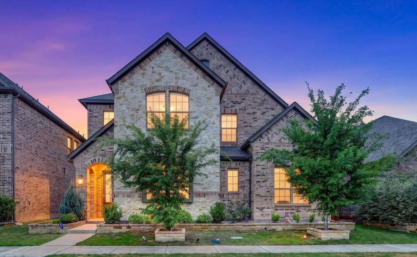 Single Family Residence For Sale in Dallas County , 12728 Royal Oaks Lane, Farmers Branch, Texas 75234, 4 Bedroom, 4 Bathroom, 2 Garage spaces, 3,558 Sqft, built in 2020, mls#21328239, Real Estate Agent in Farmers Branch, Homes For Sale in Dallas county, Homes For Sale in Farmers Branch, Realtor in Farmers Branch Texas, Real Estate Brokerage Independent Realty Texas, Luminita Cordes Realtor