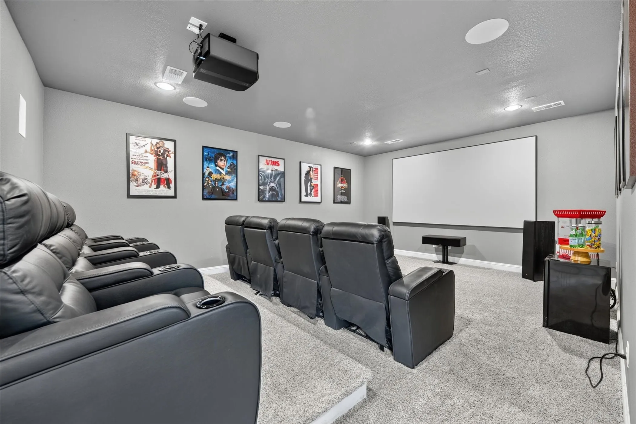 Single Family Residence For Sale in Dallas County , 12728 Royal Oaks Lane, Farmers Branch, Texas 75234, 4 Bedroom, 4 Bathroom, 2 Garage spaces, 3,558 Sqft, built in 2020, mls#21328239, Real Estate Agent in Farmers Branch, Homes For Sale in Dallas county, Homes For Sale in Farmers Branch, Realtor in Farmers Branch Texas, Real Estate Brokerage Independent Realty Texas, Luminita Cordes Realtor