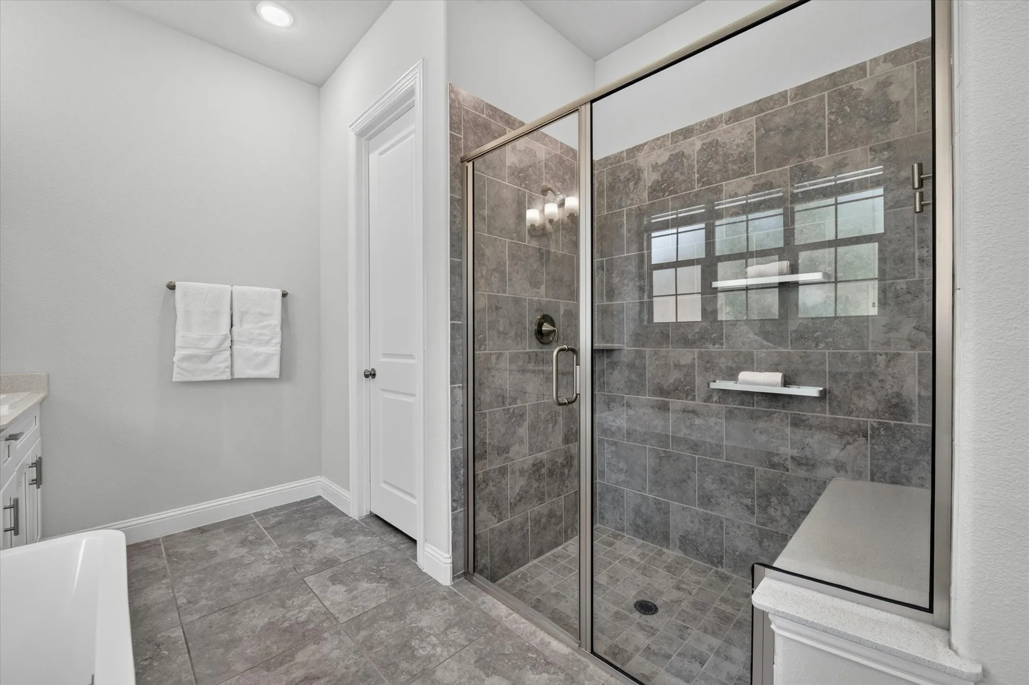 Single Family Residence For Sale in Dallas County , 12728 Royal Oaks Lane, Farmers Branch, Texas 75234, 4 Bedroom, 4 Bathroom, 2 Garage spaces, 3,558 Sqft, built in 2020, mls#21328239, Real Estate Agent in Farmers Branch, Homes For Sale in Dallas county, Homes For Sale in Farmers Branch, Realtor in Farmers Branch Texas, Real Estate Brokerage Independent Realty Texas, Luminita Cordes Realtor