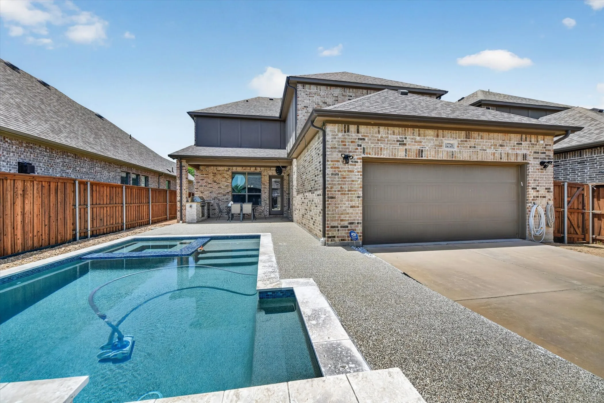 Single Family Residence For Sale in Dallas County , 12728 Royal Oaks Lane, Farmers Branch, Texas 75234, 4 Bedroom, 4 Bathroom, 2 Garage spaces, 3,558 Sqft, built in 2020, mls#21328239, Real Estate Agent in Farmers Branch, Homes For Sale in Dallas county, Homes For Sale in Farmers Branch, Realtor in Farmers Branch Texas, Real Estate Brokerage Independent Realty Texas, Luminita Cordes Realtor