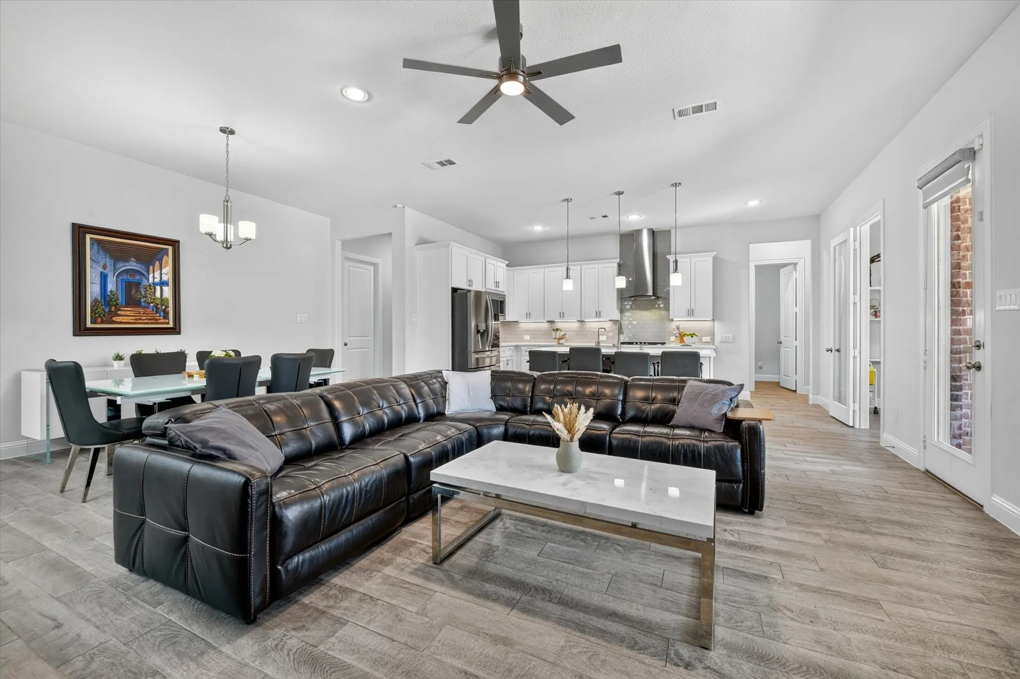 Single Family Residence For Sale in Dallas County , 12728 Royal Oaks Lane, Farmers Branch, Texas 75234, 4 Bedroom, 4 Bathroom, 2 Garage spaces, 3,558 Sqft, built in 2020, mls#21328239, Real Estate Agent in Farmers Branch, Homes For Sale in Dallas county, Homes For Sale in Farmers Branch, Realtor in Farmers Branch Texas, Real Estate Brokerage Independent Realty Texas, Luminita Cordes Realtor