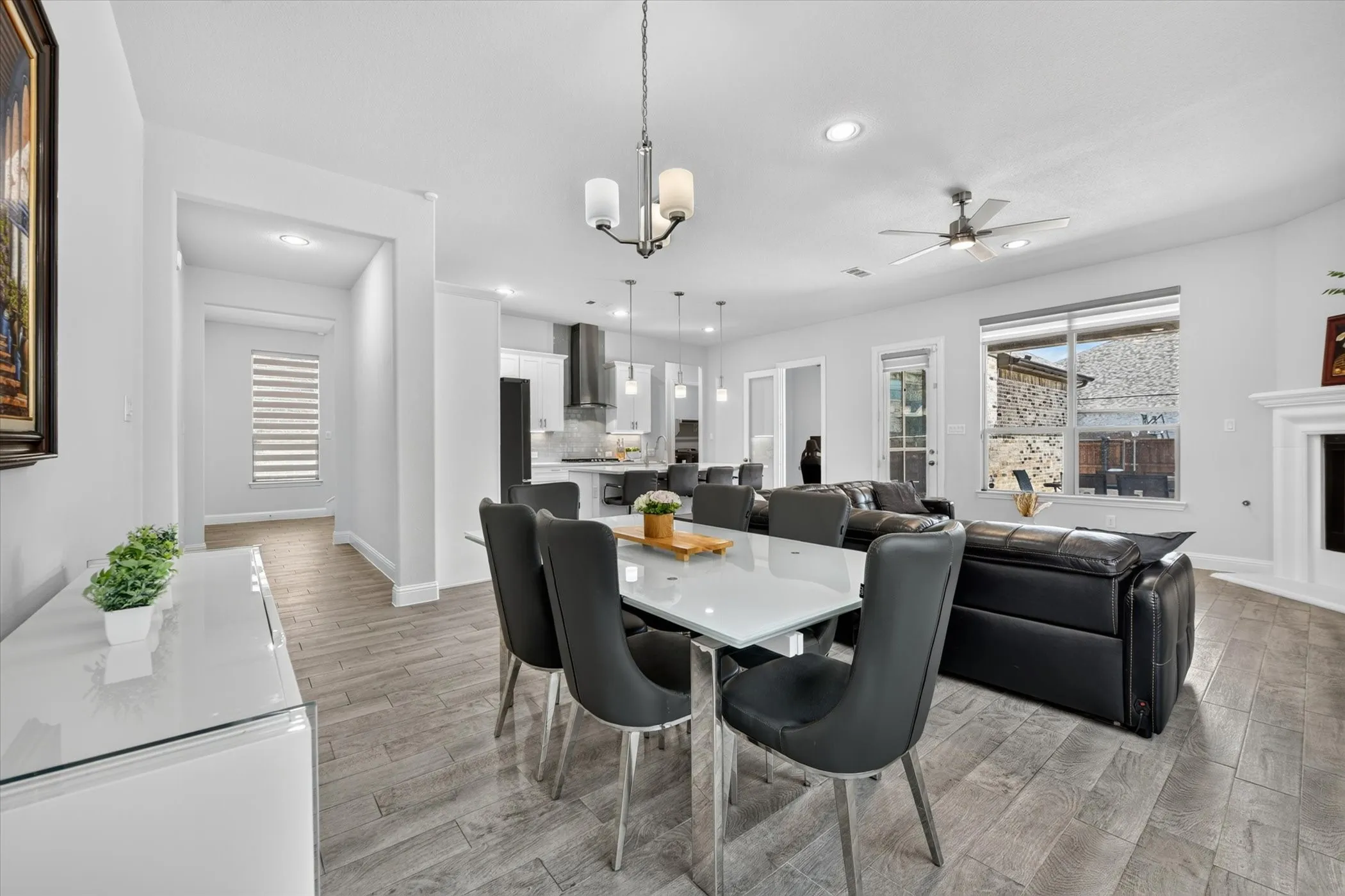 Single Family Residence For Sale in Dallas County , 12728 Royal Oaks Lane, Farmers Branch, Texas 75234, 4 Bedroom, 4 Bathroom, 2 Garage spaces, 3,558 Sqft, built in 2020, mls#21328239, Real Estate Agent in Farmers Branch, Homes For Sale in Dallas county, Homes For Sale in Farmers Branch, Realtor in Farmers Branch Texas, Real Estate Brokerage Independent Realty Texas, Luminita Cordes Realtor