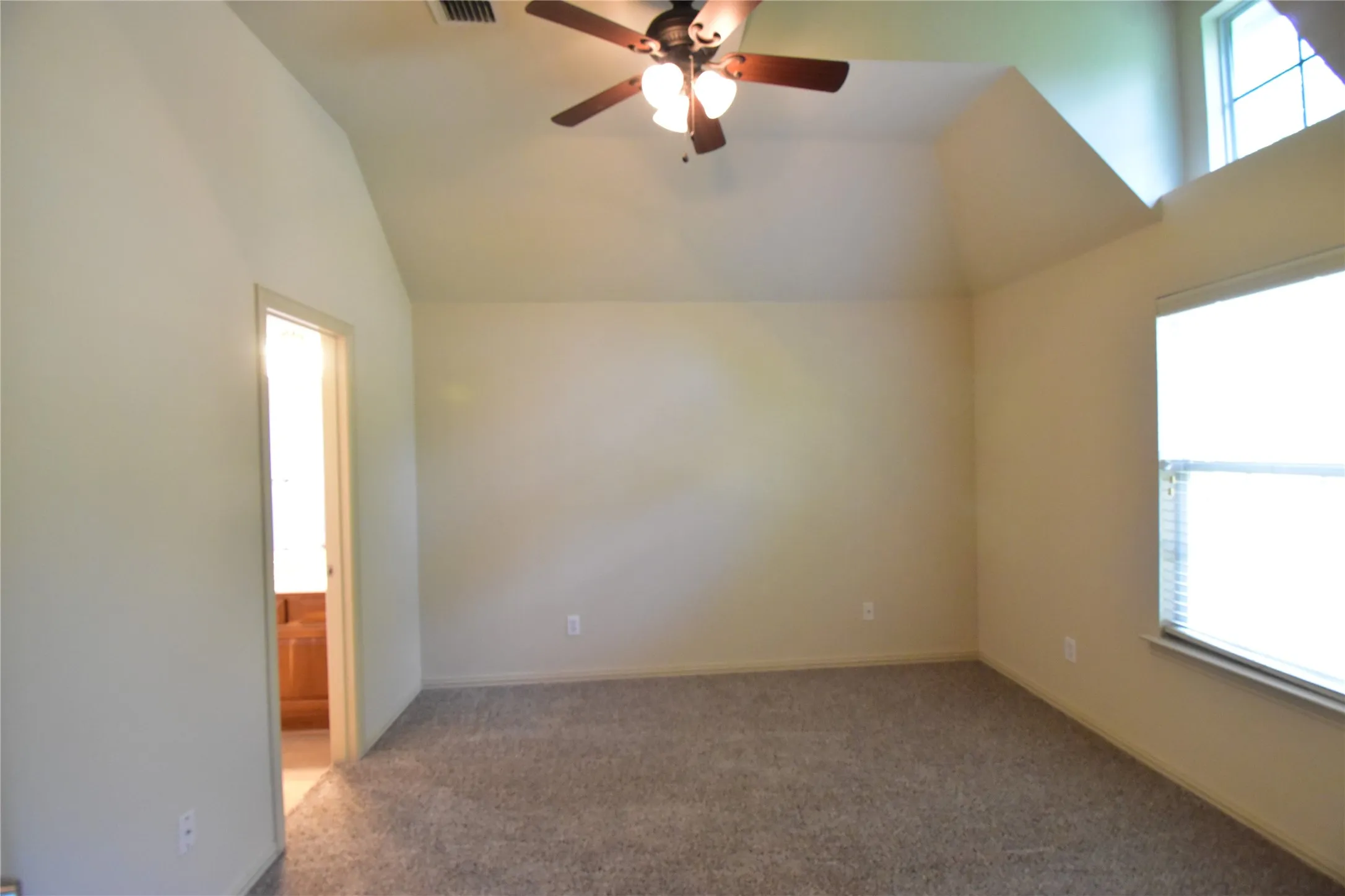 Single Family Residence For Rent in Collin County , 14857 Holly Leaf Drive, Frisco, Texas 75035, 4 Bedroom, 4 Bathroom, 2 Garage spaces, 4,157 Sqft, built in 2004, mls#21329146, Real Estate Agent in Frisco, Homes For Rent in Collin county, Homes For Rent in Frisco, Realtor in Frisco Texas, Real Estate Brokerage Independent Realty Texas, Luminita Cordes Realtor