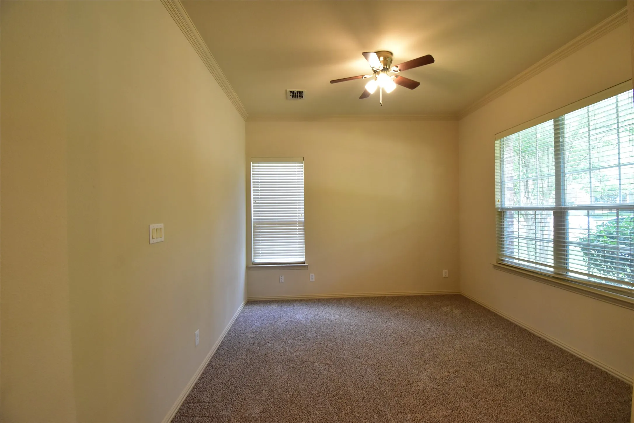 Single Family Residence For Rent in Collin County , 14857 Holly Leaf Drive, Frisco, Texas 75035, 4 Bedroom, 4 Bathroom, 2 Garage spaces, 4,157 Sqft, built in 2004, mls#21329146, Real Estate Agent in Frisco, Homes For Rent in Collin county, Homes For Rent in Frisco, Realtor in Frisco Texas, Real Estate Brokerage Independent Realty Texas, Luminita Cordes Realtor
