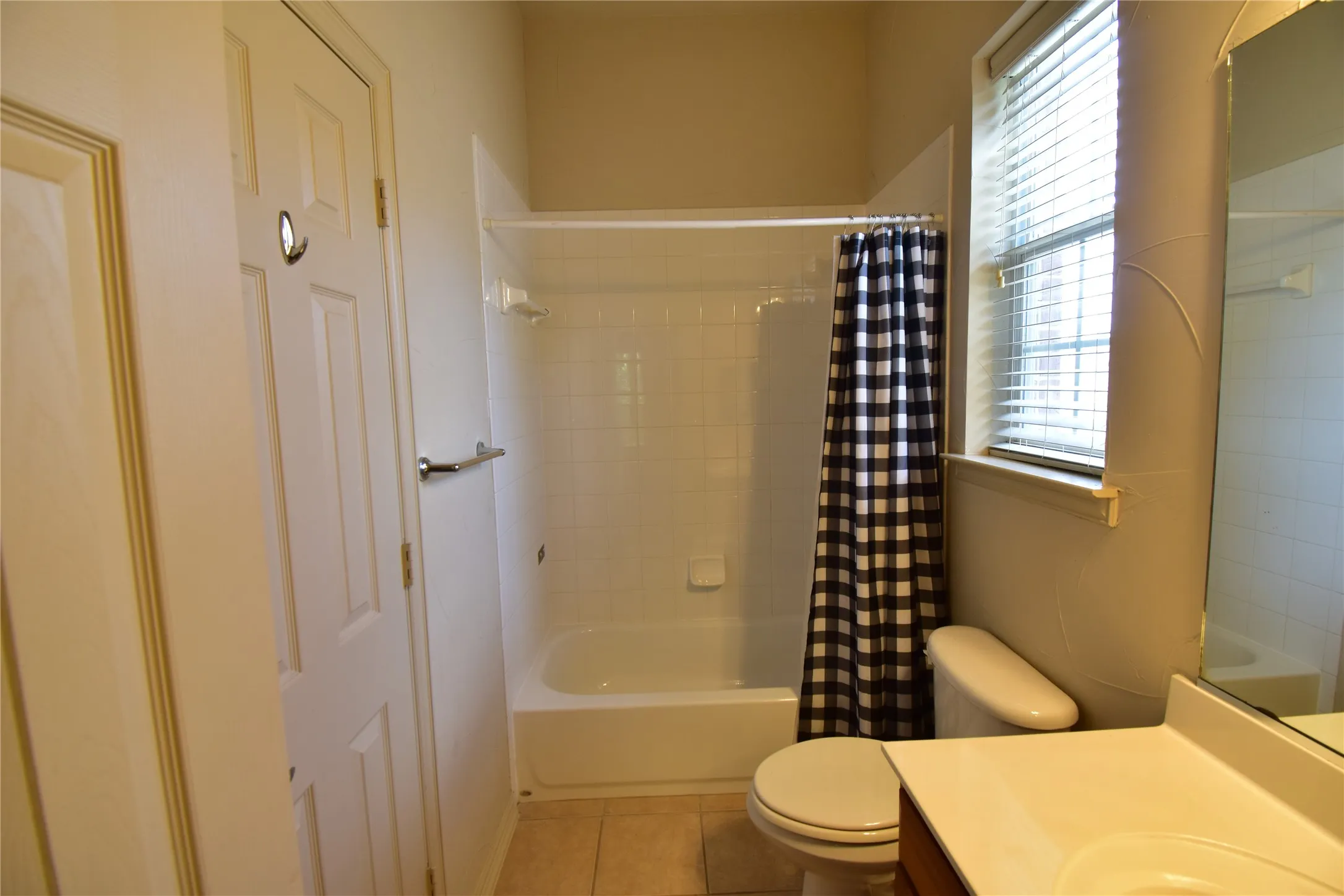 Single Family Residence For Rent in Collin County , 14857 Holly Leaf Drive, Frisco, Texas 75035, 4 Bedroom, 4 Bathroom, 2 Garage spaces, 4,157 Sqft, built in 2004, mls#21329146, Real Estate Agent in Frisco, Homes For Rent in Collin county, Homes For Rent in Frisco, Realtor in Frisco Texas, Real Estate Brokerage Independent Realty Texas, Luminita Cordes Realtor
