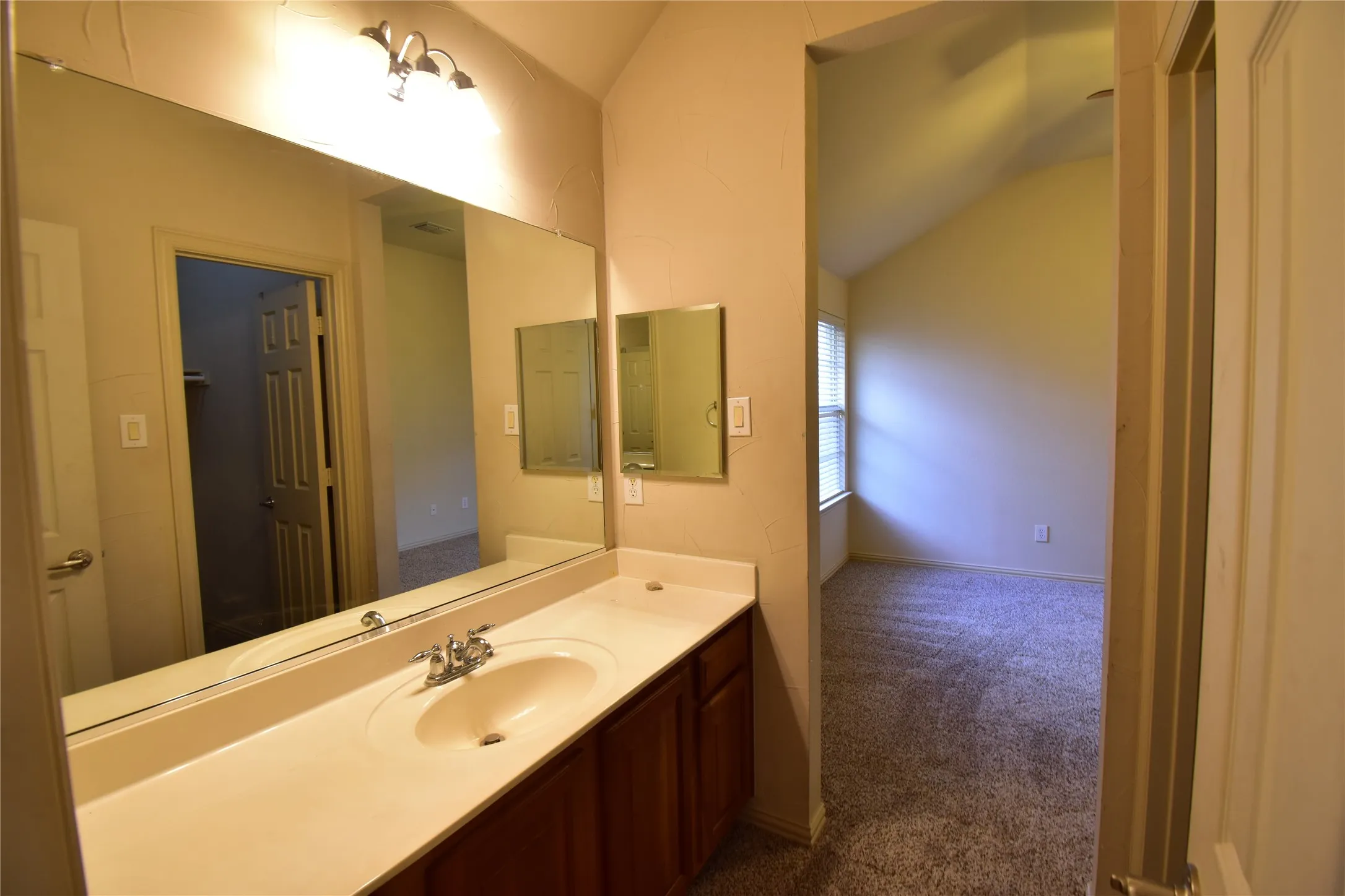 Single Family Residence For Rent in Collin County , 14857 Holly Leaf Drive, Frisco, Texas 75035, 4 Bedroom, 4 Bathroom, 2 Garage spaces, 4,157 Sqft, built in 2004, mls#21329146, Real Estate Agent in Frisco, Homes For Rent in Collin county, Homes For Rent in Frisco, Realtor in Frisco Texas, Real Estate Brokerage Independent Realty Texas, Luminita Cordes Realtor