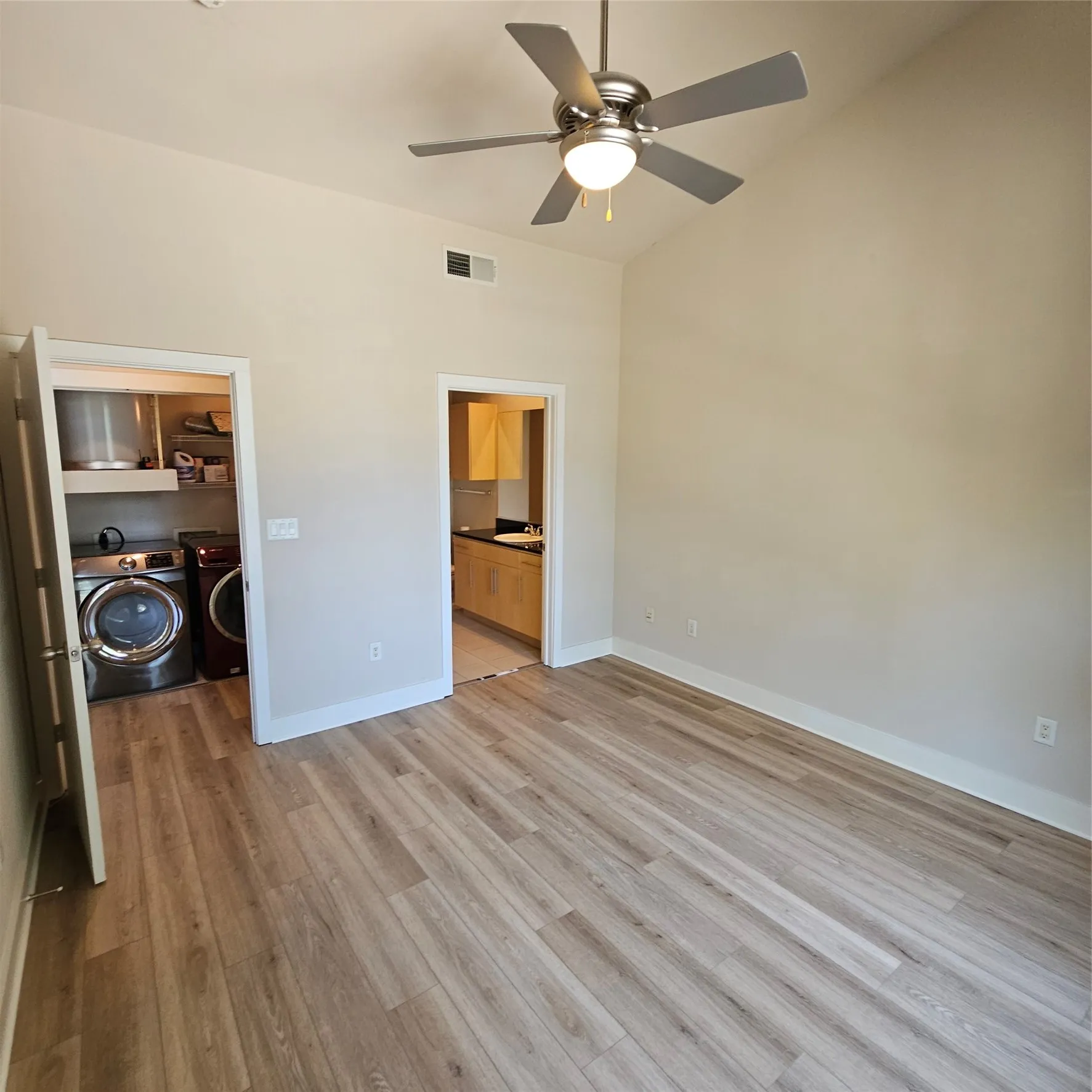 Condominium For Rent in Dallas County , 4605 Cedar Springs Road 337, Dallas, Texas 75219, 2 Bedroom, 2 Bathroom, Garage spaces, 1,134 Sqft, built in 2005, mls#21329148, Real Estate Agent in Dallas, Homes For Rent in Dallas county, Homes For Rent in Dallas, Realtor in Dallas Texas, Real Estate Brokerage Independent Realty Texas, Luminita Cordes Realtor