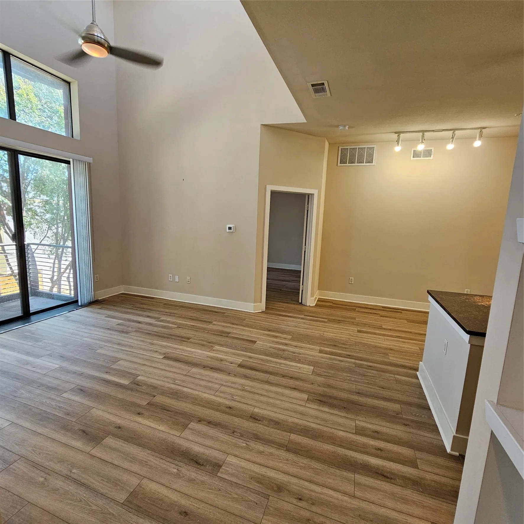 Condominium For Rent in Dallas County , 4605 Cedar Springs Road 337, Dallas, Texas 75219, 2 Bedroom, 2 Bathroom, Garage spaces, 1,134 Sqft, built in 2005, mls#21329148, Real Estate Agent in Dallas, Homes For Rent in Dallas county, Homes For Rent in Dallas, Realtor in Dallas Texas, Real Estate Brokerage Independent Realty Texas, Luminita Cordes Realtor