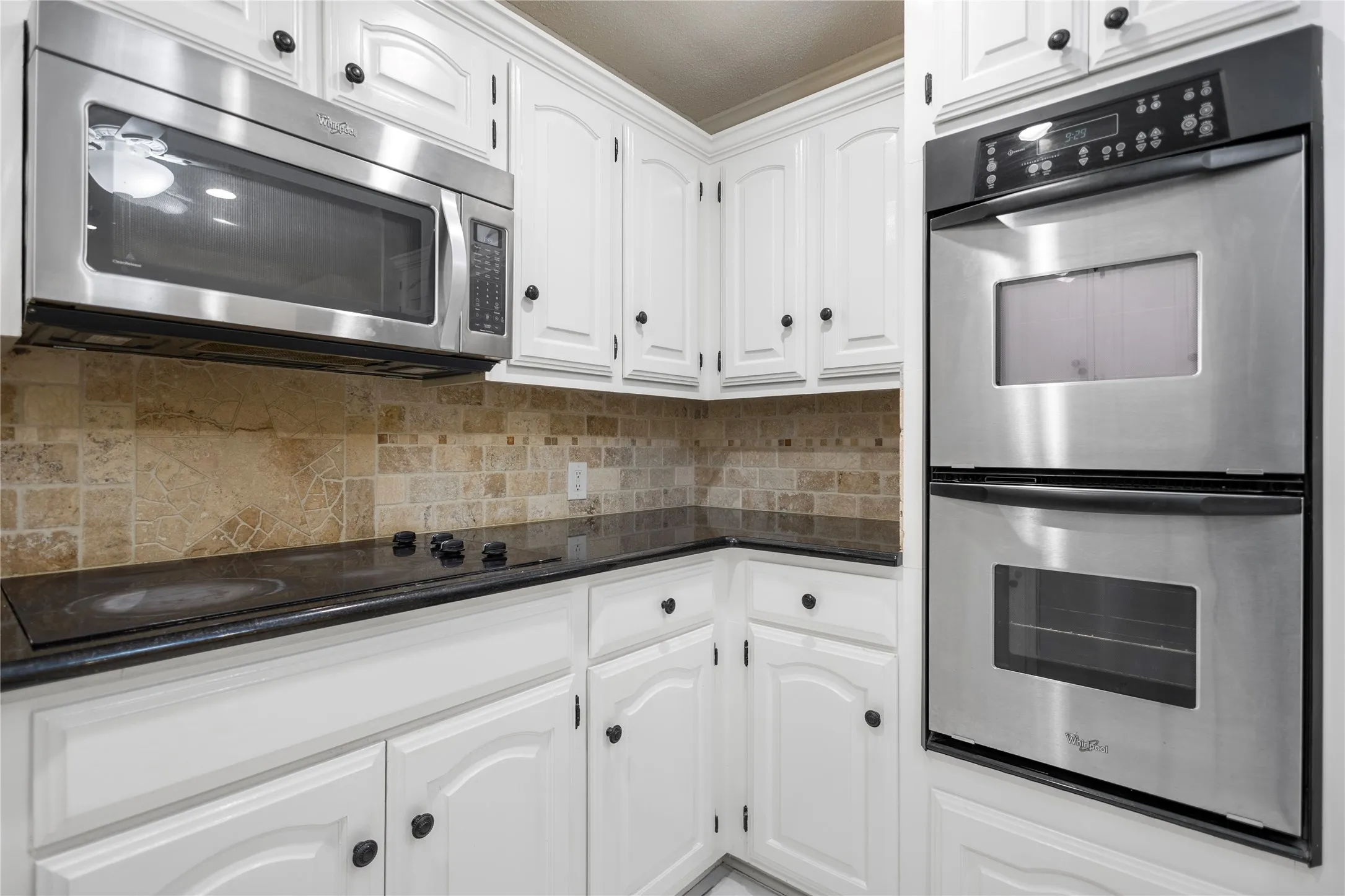 Single Family Residence For Sale in Henderson County , 121 Crestview Street, Chandler, Texas 75758, 3 Bedroom, 2 Bathroom, 2 Garage spaces, 2,047 Sqft, built in 1987, mls#21328196, Real Estate Agent in Chandler, Homes For Sale in Henderson county, Homes For Sale in Chandler, Realtor in Chandler Texas, Real Estate Brokerage Independent Realty Texas, Luminita Cordes Realtor