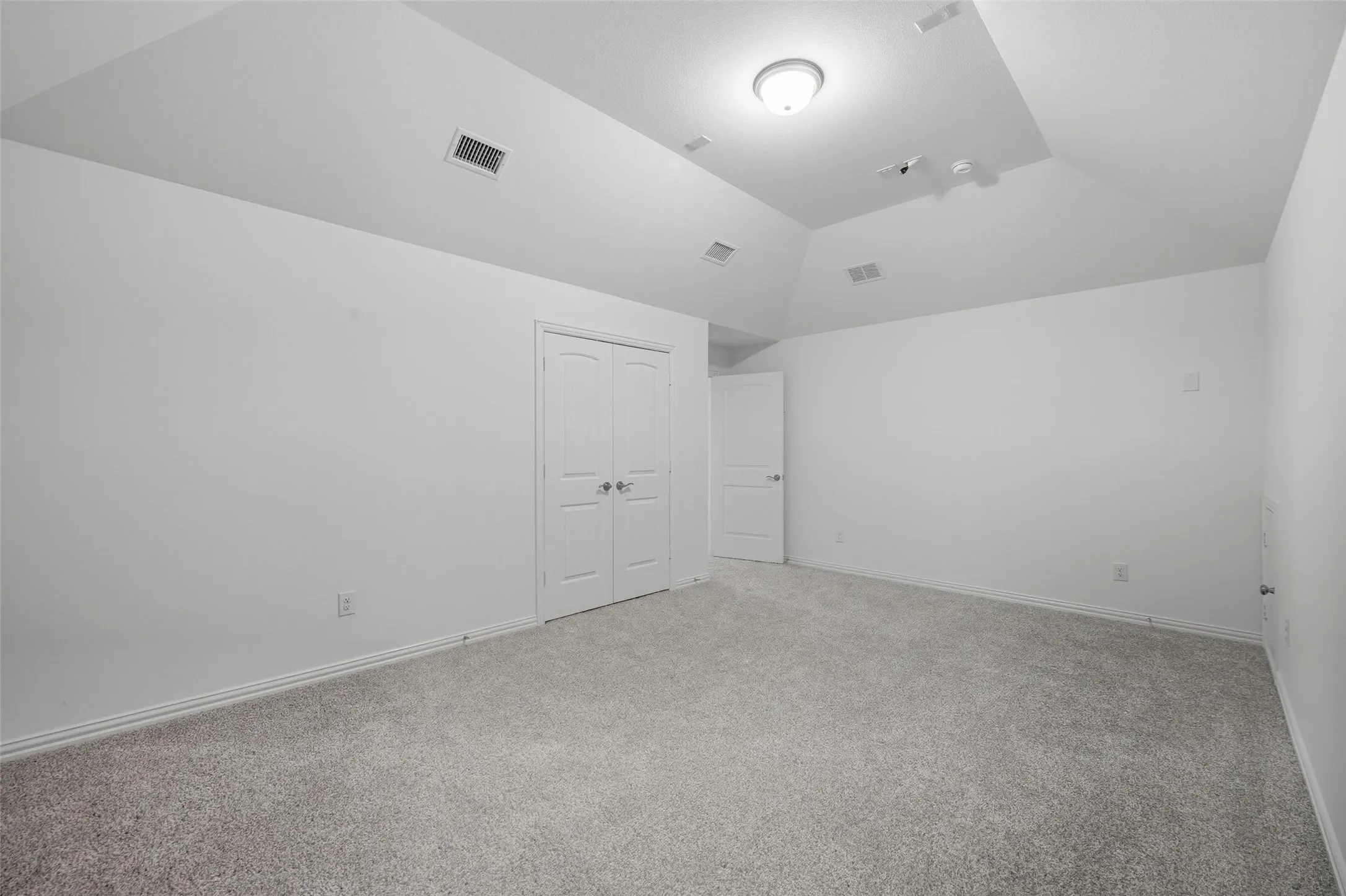 Single Family Residence For Sale in Johnson County , 1308 Thunder Dove Drive, Mansfield, Texas 76063, 6 Bedroom, 4 Bathroom, 2 Garage spaces, 4,362 Sqft, built in 2023, mls#21325026, Real Estate Agent in Mansfield, Homes For Sale in Johnson county, Homes For Sale in Mansfield, Realtor in Mansfield Texas, Real Estate Brokerage Independent Realty Texas, Luminita Cordes Realtor