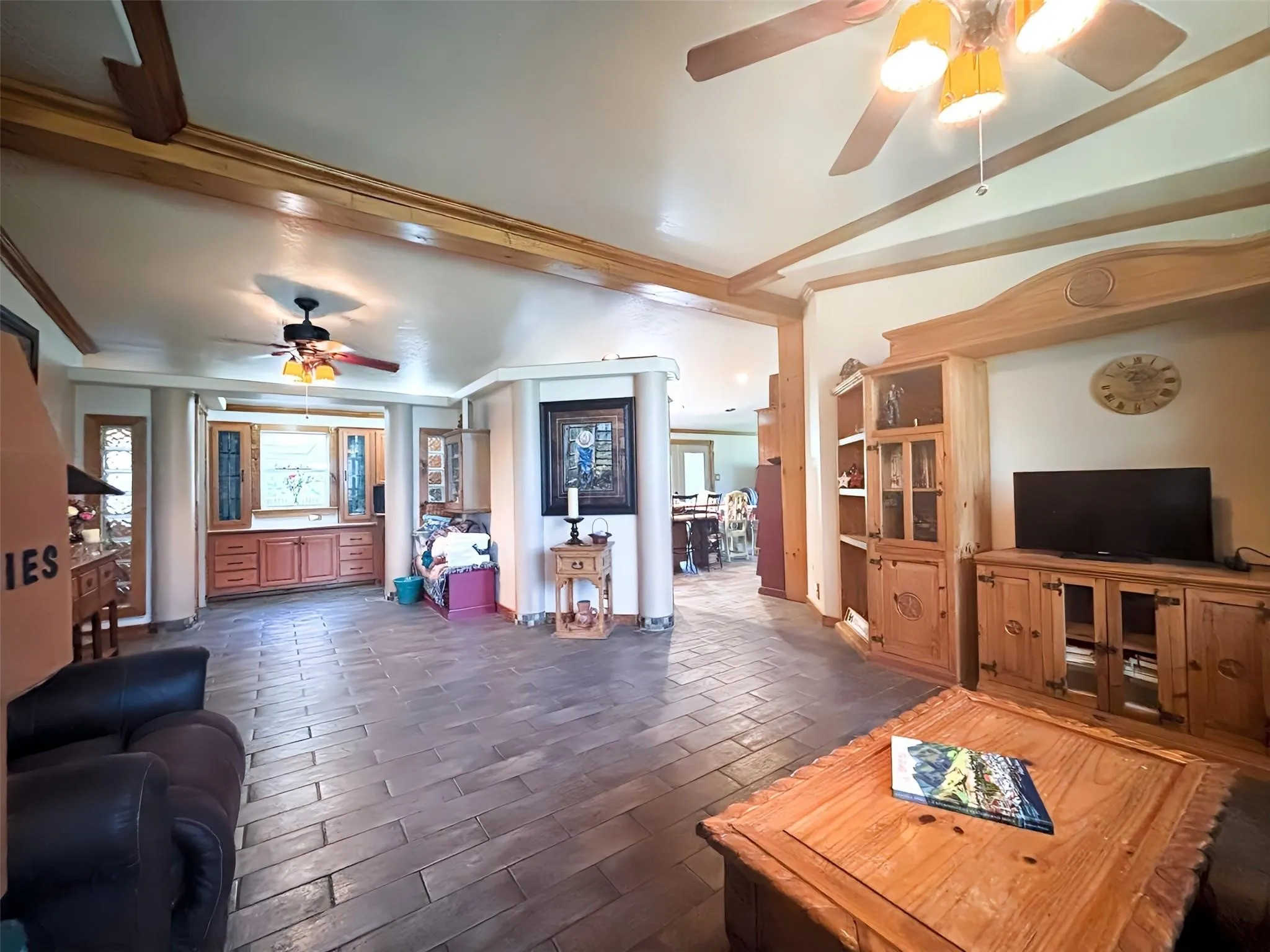 Mobile Home For Sale in Henderson County , 129 Saint Michaels Drive, Trinidad, Texas 75163, 3 Bedrooms, 2 Bathrooms, 4 Garage spaces, 2,379 Sqft, built in 2002, Price $225,000, mls#21324864, Real Estate Agent in Trinidad, Homes For Sale in Henderson county, Homes For Sale in Trinidad, Realtor in Trinidad Texas, Real Estate Brokerage Independent Realty Texas, Luminita Cordes Realtor