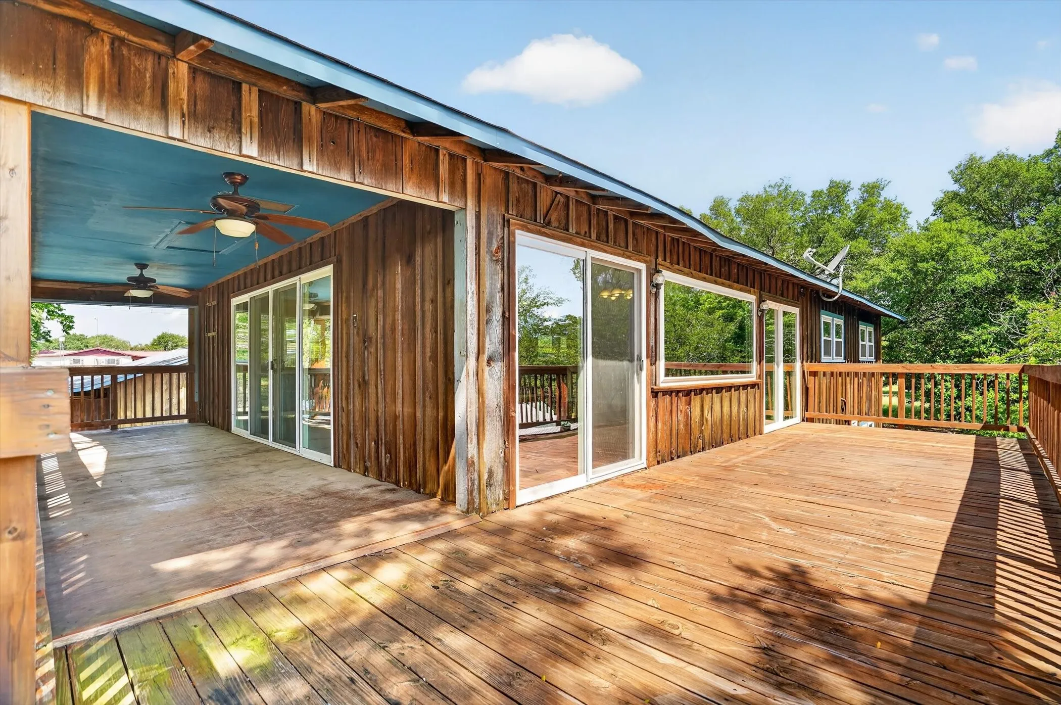 Single Family Residence For Sale in Bosque County , 418 County Road 1627, Clifton, Texas 76634, 3 Bedroom, 2 Bathroom, 2 Garage spaces, 1,976 Sqft, built in 1975, mls#21327917, Real Estate Agent in Clifton, Homes For Sale in Bosque county, Homes For Sale in Clifton, Realtor in Clifton Texas, Real Estate Brokerage Independent Realty Texas, Luminita Cordes Realtor
