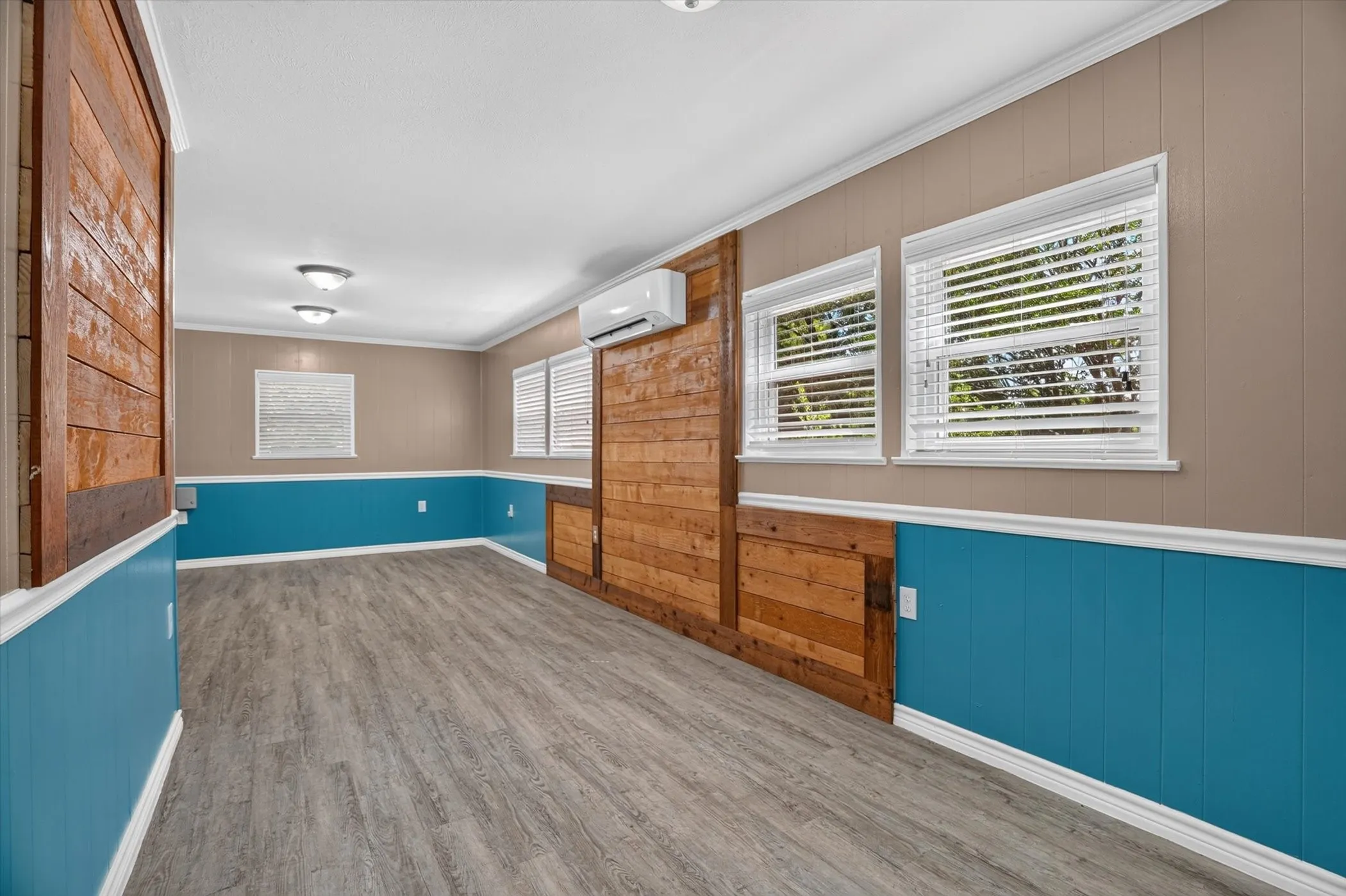 Single Family Residence For Sale in Bosque County , 418 County Road 1627, Clifton, Texas 76634, 3 Bedroom, 2 Bathroom, 2 Garage spaces, 1,976 Sqft, built in 1975, mls#21327917, Real Estate Agent in Clifton, Homes For Sale in Bosque county, Homes For Sale in Clifton, Realtor in Clifton Texas, Real Estate Brokerage Independent Realty Texas, Luminita Cordes Realtor