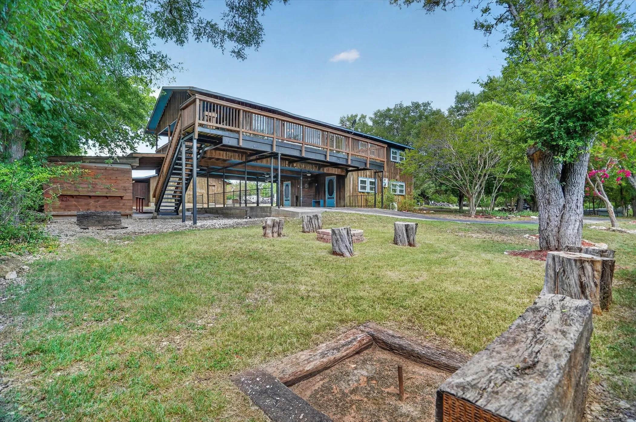Single Family Residence For Sale in Bosque County , 418 County Road 1627, Clifton, Texas 76634, 3 Bedroom, 2 Bathroom, 2 Garage spaces, 1,976 Sqft, built in 1975, mls#21327917, Real Estate Agent in Clifton, Homes For Sale in Bosque county, Homes For Sale in Clifton, Realtor in Clifton Texas, Real Estate Brokerage Independent Realty Texas, Luminita Cordes Realtor