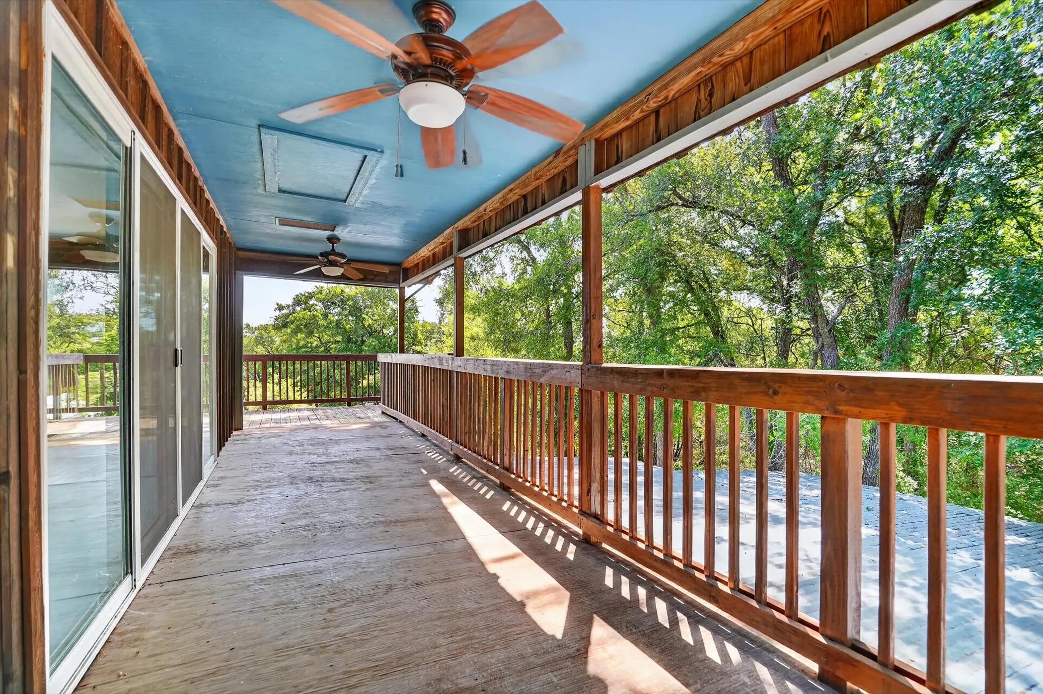 Single Family Residence For Sale in Bosque County , 418 County Road 1627, Clifton, Texas 76634, 3 Bedroom, 2 Bathroom, 2 Garage spaces, 1,976 Sqft, built in 1975, mls#21327917, Real Estate Agent in Clifton, Homes For Sale in Bosque county, Homes For Sale in Clifton, Realtor in Clifton Texas, Real Estate Brokerage Independent Realty Texas, Luminita Cordes Realtor