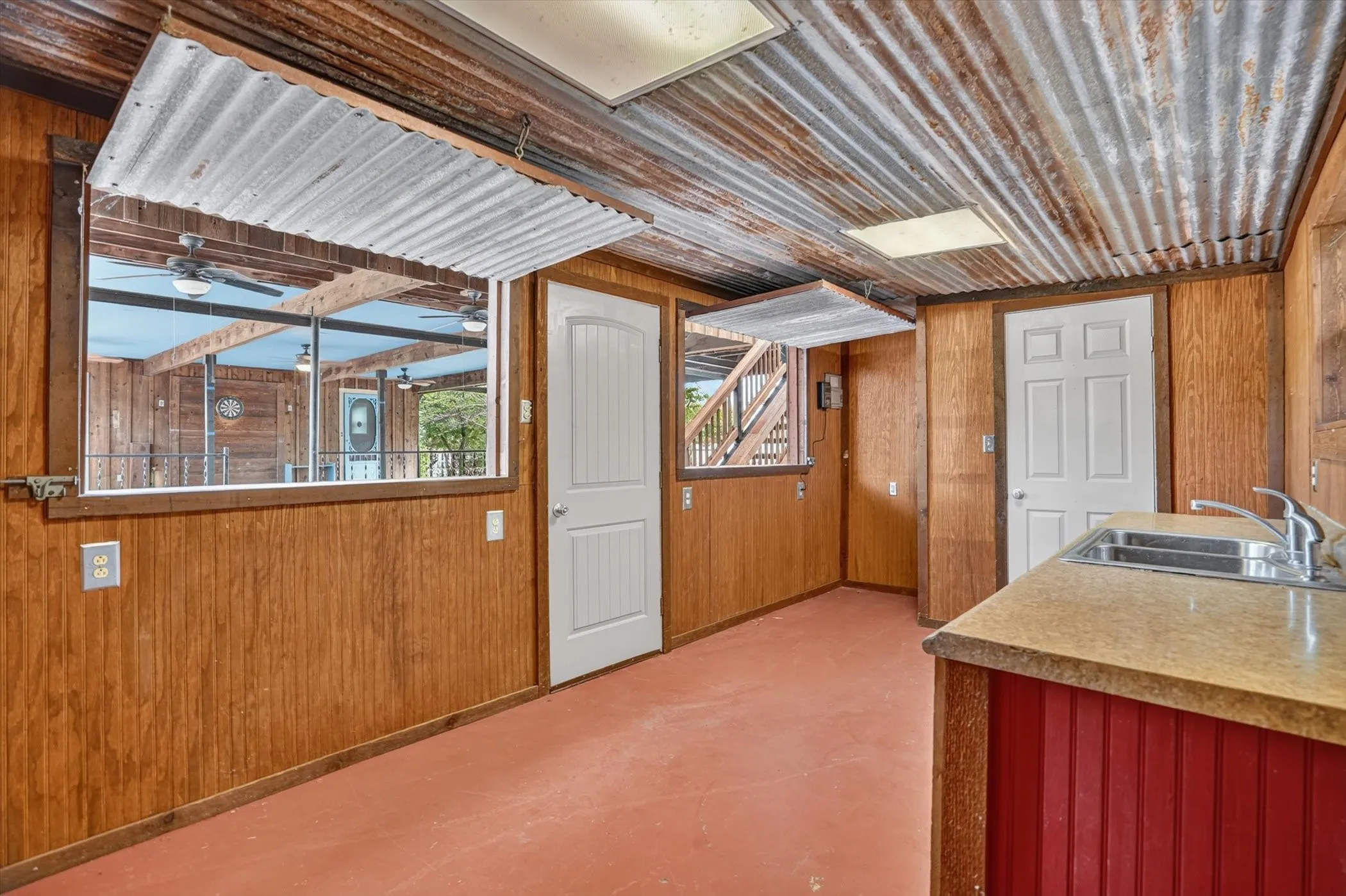Single Family Residence For Sale in Bosque County , 418 County Road 1627, Clifton, Texas 76634, 3 Bedroom, 2 Bathroom, 2 Garage spaces, 1,976 Sqft, built in 1975, mls#21327917, Real Estate Agent in Clifton, Homes For Sale in Bosque county, Homes For Sale in Clifton, Realtor in Clifton Texas, Real Estate Brokerage Independent Realty Texas, Luminita Cordes Realtor