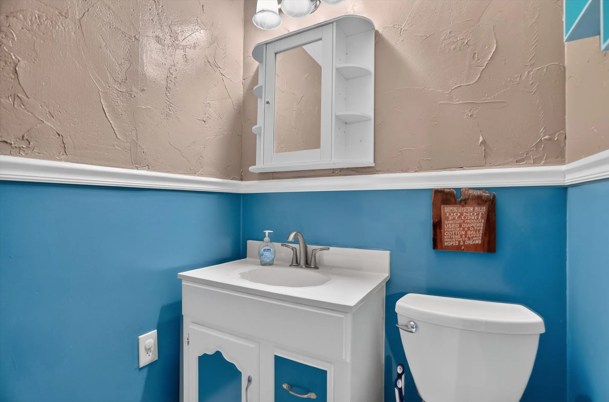 Single Family Residence For Sale in Bosque County , 418 County Road 1627, Clifton, Texas 76634, 3 Bedroom, 2 Bathroom, 2 Garage spaces, 1,976 Sqft, built in 1975, mls#21327917, Real Estate Agent in Clifton, Homes For Sale in Bosque county, Homes For Sale in Clifton, Realtor in Clifton Texas, Real Estate Brokerage Independent Realty Texas, Luminita Cordes Realtor