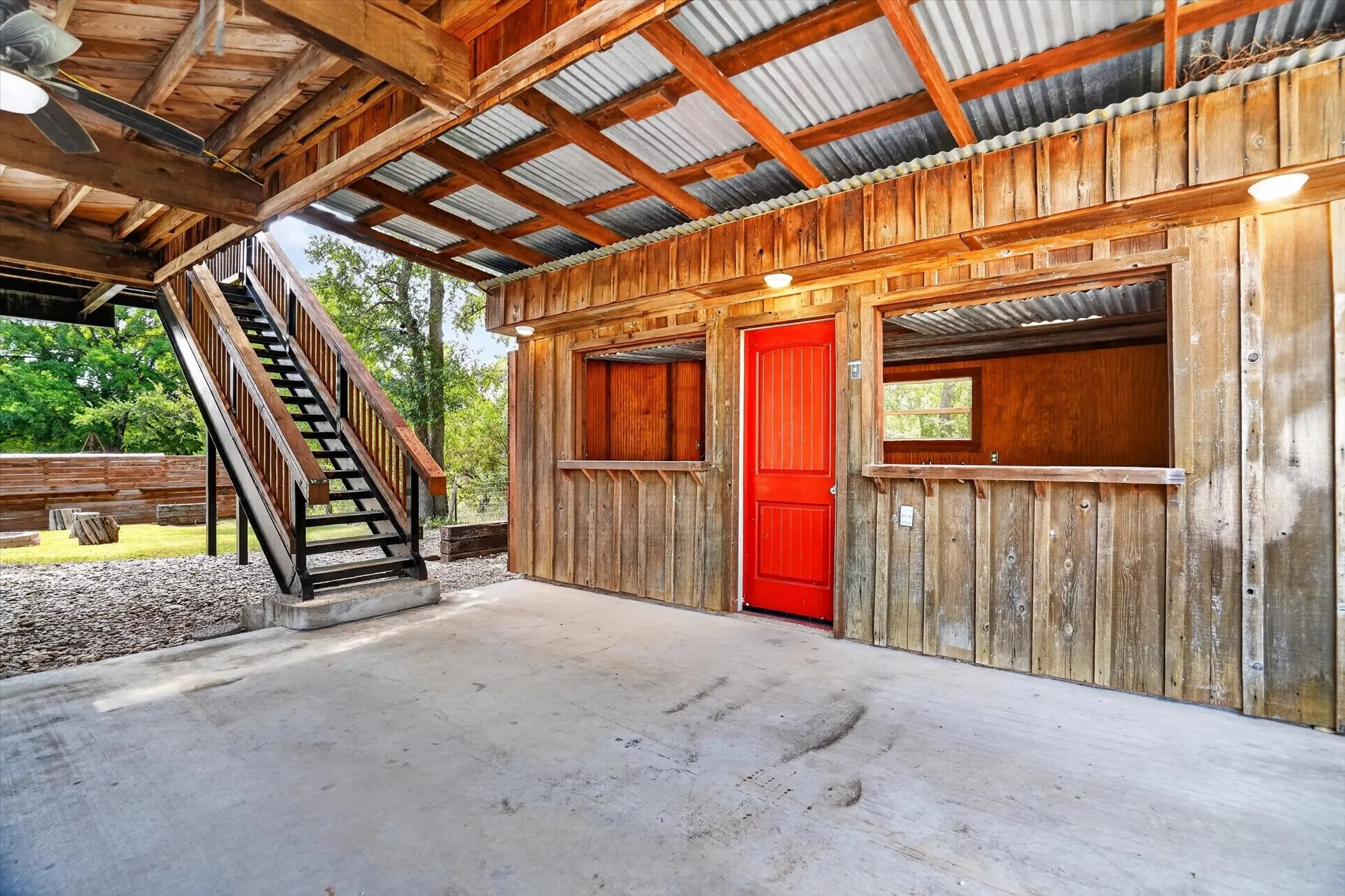 Single Family Residence For Sale in Bosque County , 418 County Road 1627, Clifton, Texas 76634, 3 Bedroom, 2 Bathroom, 2 Garage spaces, 1,976 Sqft, built in 1975, mls#21327917, Real Estate Agent in Clifton, Homes For Sale in Bosque county, Homes For Sale in Clifton, Realtor in Clifton Texas, Real Estate Brokerage Independent Realty Texas, Luminita Cordes Realtor