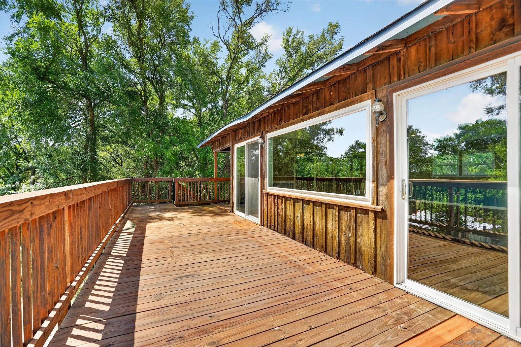 Single Family Residence For Sale in Bosque County , 418 County Road 1627, Clifton, Texas 76634, 3 Bedroom, 2 Bathroom, 2 Garage spaces, 1,976 Sqft, built in 1975, mls#21327917, Real Estate Agent in Clifton, Homes For Sale in Bosque county, Homes For Sale in Clifton, Realtor in Clifton Texas, Real Estate Brokerage Independent Realty Texas, Luminita Cordes Realtor