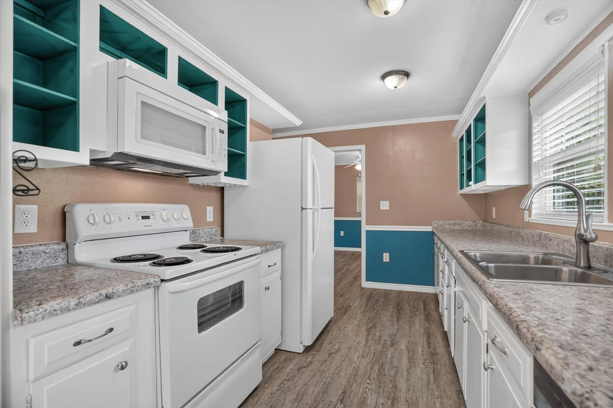 Single Family Residence For Sale in Bosque County , 418 County Road 1627, Clifton, Texas 76634, 3 Bedroom, 2 Bathroom, 2 Garage spaces, 1,976 Sqft, built in 1975, mls#21327917, Real Estate Agent in Clifton, Homes For Sale in Bosque county, Homes For Sale in Clifton, Realtor in Clifton Texas, Real Estate Brokerage Independent Realty Texas, Luminita Cordes Realtor