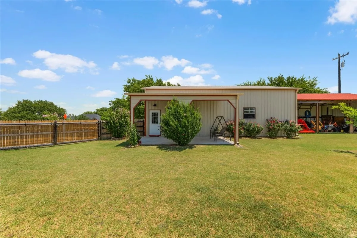 Single Family Residence For Sale in Parker County , 535 Christenberry Road, Springtown, Texas 76082, 4 Bedroom, 3 Bathroom, 3 Garage spaces, 2,735 Sqft, built in 2012, mls#21326935, Real Estate Agent in Springtown, Homes For Sale in Parker county, Homes For Sale in Springtown, Realtor in Springtown Texas, Real Estate Brokerage Independent Realty Texas, Luminita Cordes Realtor