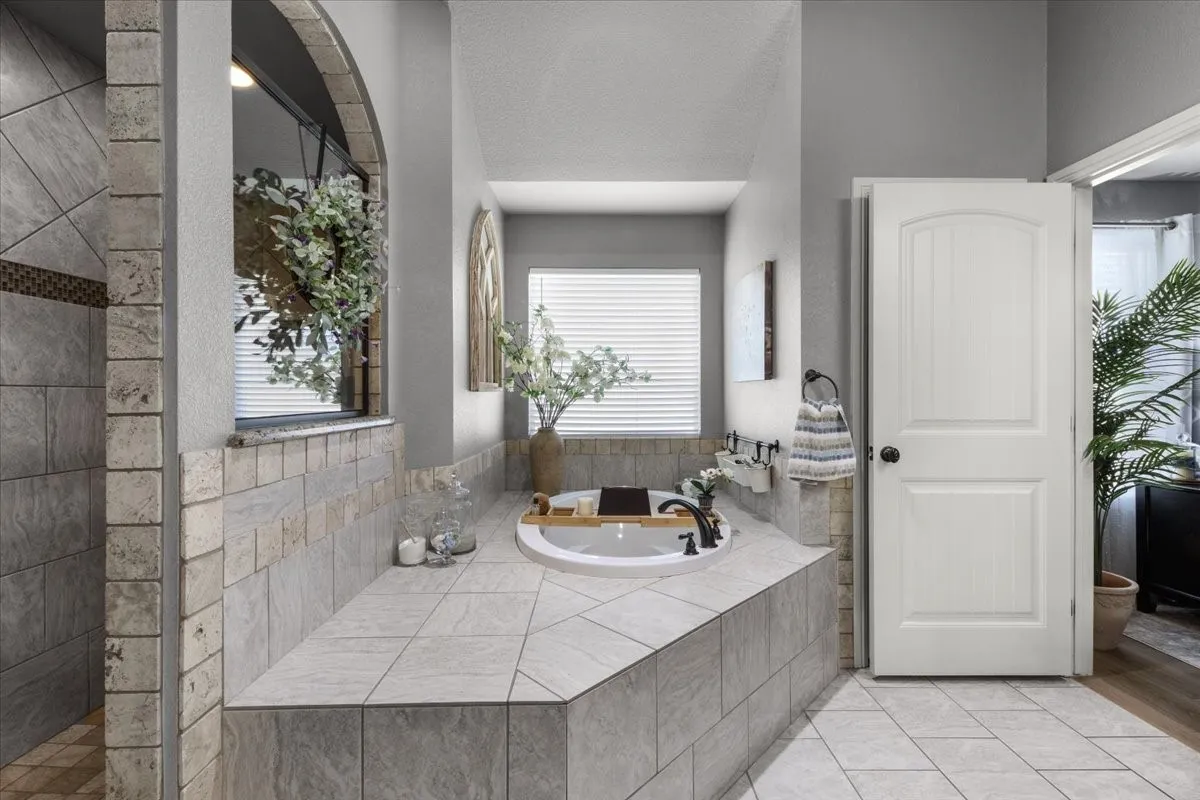 Single Family Residence For Sale in Parker County , 535 Christenberry Road, Springtown, Texas 76082, 4 Bedroom, 3 Bathroom, 3 Garage spaces, 2,735 Sqft, built in 2012, mls#21326935, Real Estate Agent in Springtown, Homes For Sale in Parker county, Homes For Sale in Springtown, Realtor in Springtown Texas, Real Estate Brokerage Independent Realty Texas, Luminita Cordes Realtor