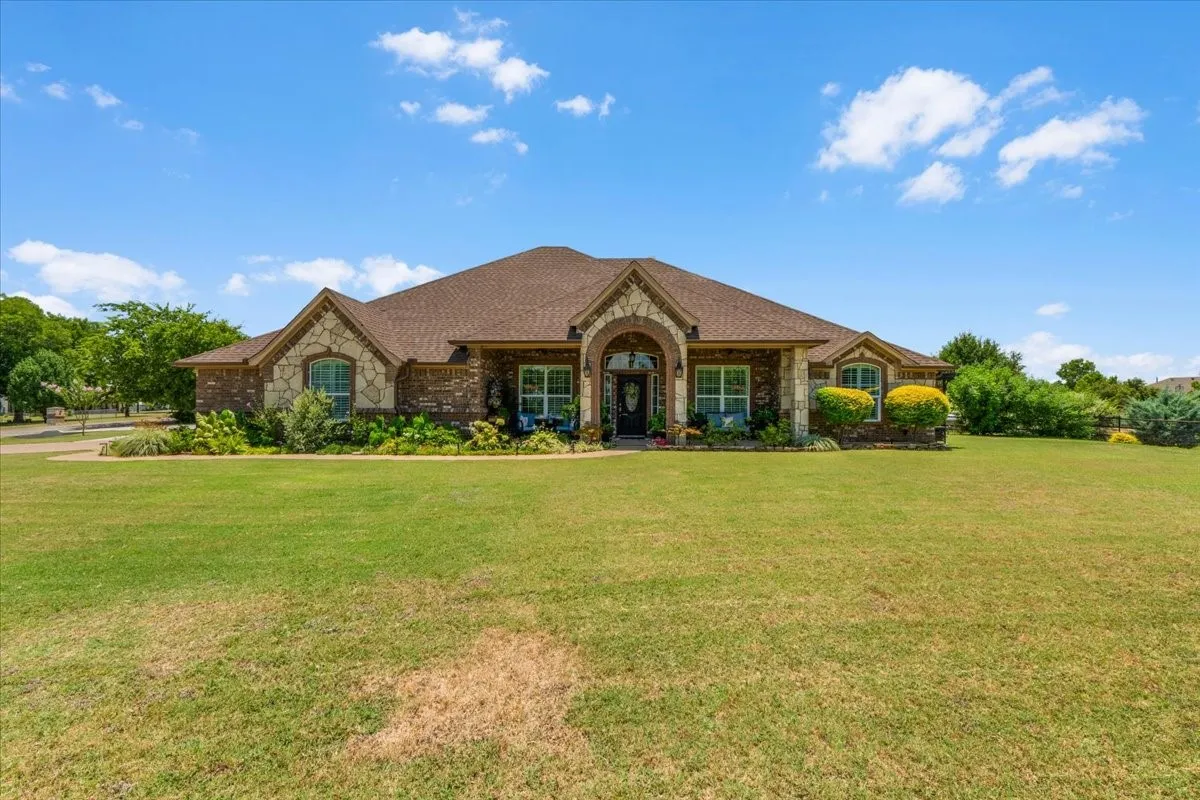 Single Family Residence For Sale in Parker County , 535 Christenberry Road, Springtown, Texas 76082, 4 Bedroom, 3 Bathroom, 3 Garage spaces, 2,735 Sqft, built in 2012, mls#21326935, Real Estate Agent in Springtown, Homes For Sale in Parker county, Homes For Sale in Springtown, Realtor in Springtown Texas, Real Estate Brokerage Independent Realty Texas, Luminita Cordes Realtor
