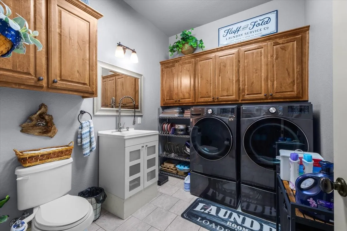 Single Family Residence For Sale in Parker County , 535 Christenberry Road, Springtown, Texas 76082, 4 Bedroom, 3 Bathroom, 3 Garage spaces, 2,735 Sqft, built in 2012, mls#21326935, Real Estate Agent in Springtown, Homes For Sale in Parker county, Homes For Sale in Springtown, Realtor in Springtown Texas, Real Estate Brokerage Independent Realty Texas, Luminita Cordes Realtor