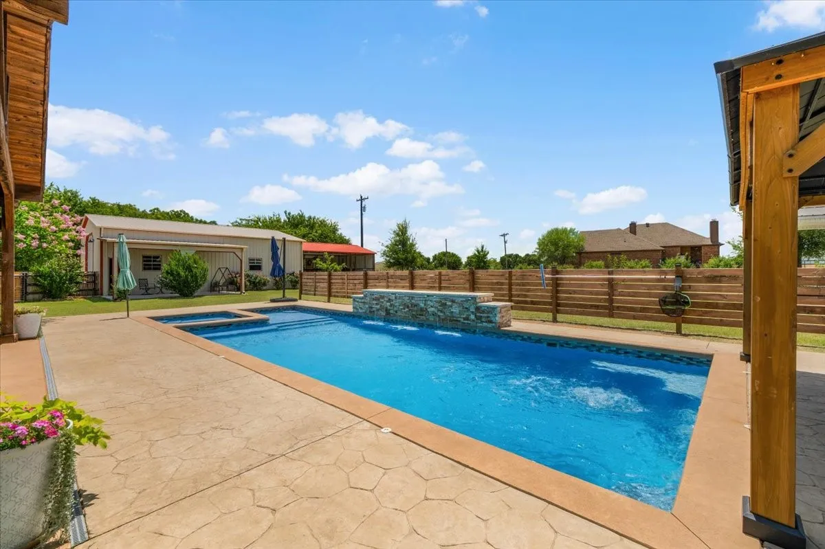 Single Family Residence For Sale in Parker County , 535 Christenberry Road, Springtown, Texas 76082, 4 Bedroom, 3 Bathroom, 3 Garage spaces, 2,735 Sqft, built in 2012, mls#21326935, Real Estate Agent in Springtown, Homes For Sale in Parker county, Homes For Sale in Springtown, Realtor in Springtown Texas, Real Estate Brokerage Independent Realty Texas, Luminita Cordes Realtor