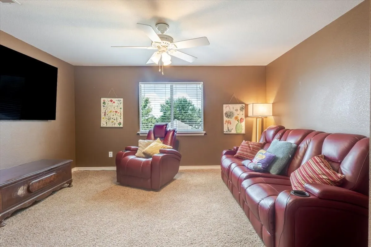 Single Family Residence For Sale in Tarrant County , 11648 Aspen Creek Drive, Fort Worth, Texas 76244, 3 Bedroom, 3 Bathroom, 2 Garage spaces, 2,025 Sqft, built in 2003, Price $345,000, mls#21329188, Real Estate Agent in Fort Worth, Homes For Sale in Tarrant county, Homes For Sale in Fort Worth, Realtor in Fort Worth Texas, Real Estate Brokerage Independent Realty Texas, Luminita Cordes Realtor